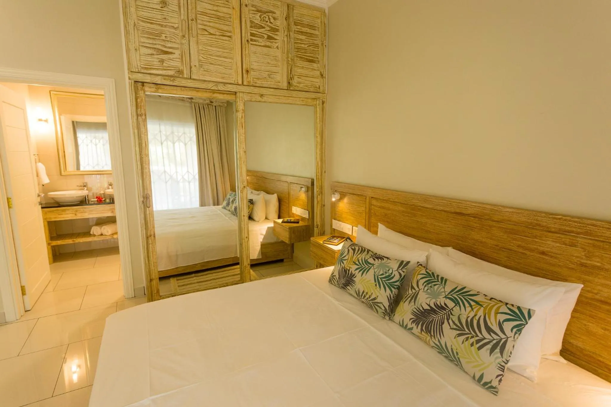 Bed in Beau Vallon Villa Chalets
