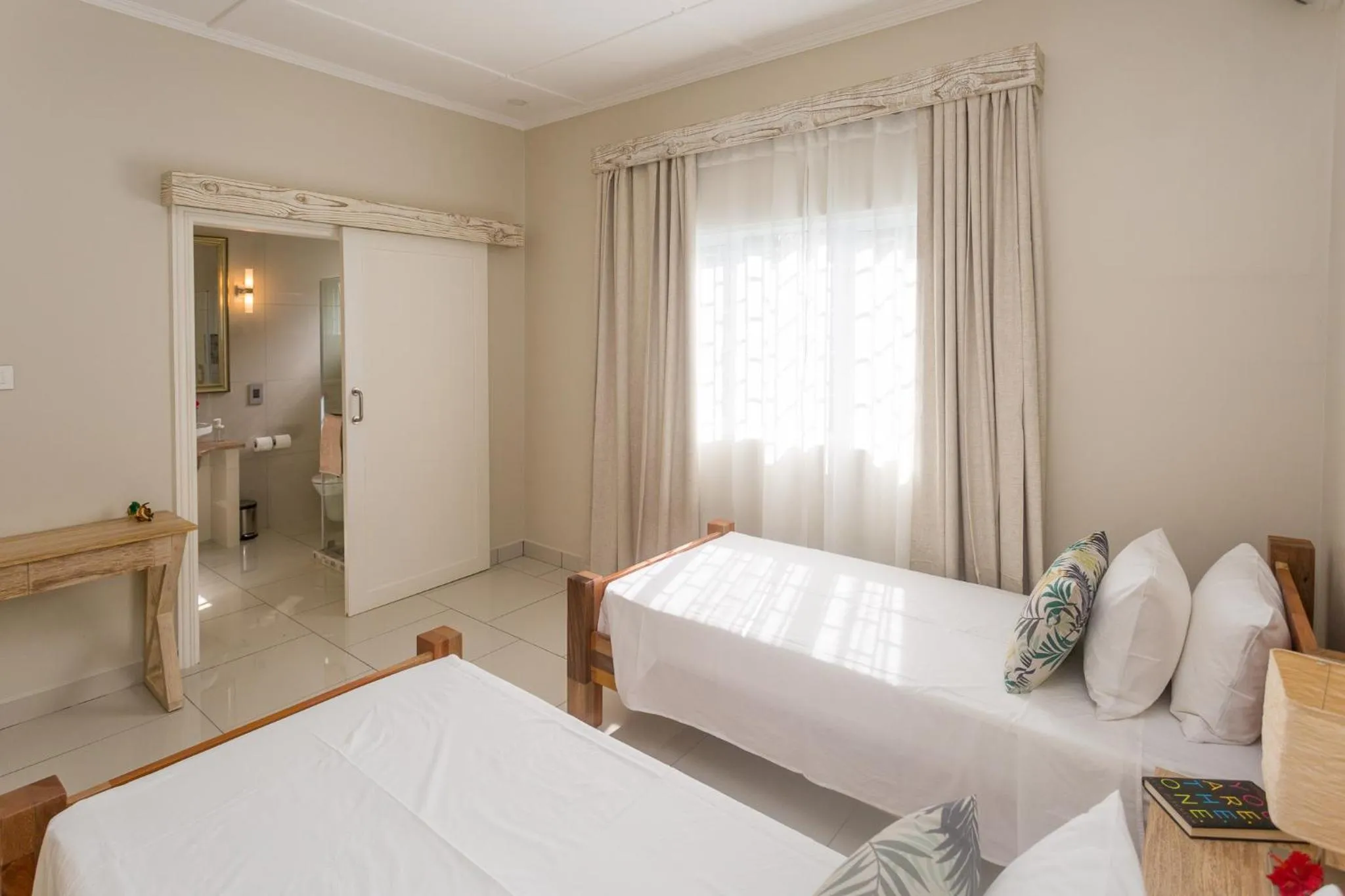 Bed in Beau Vallon Villa Chalets