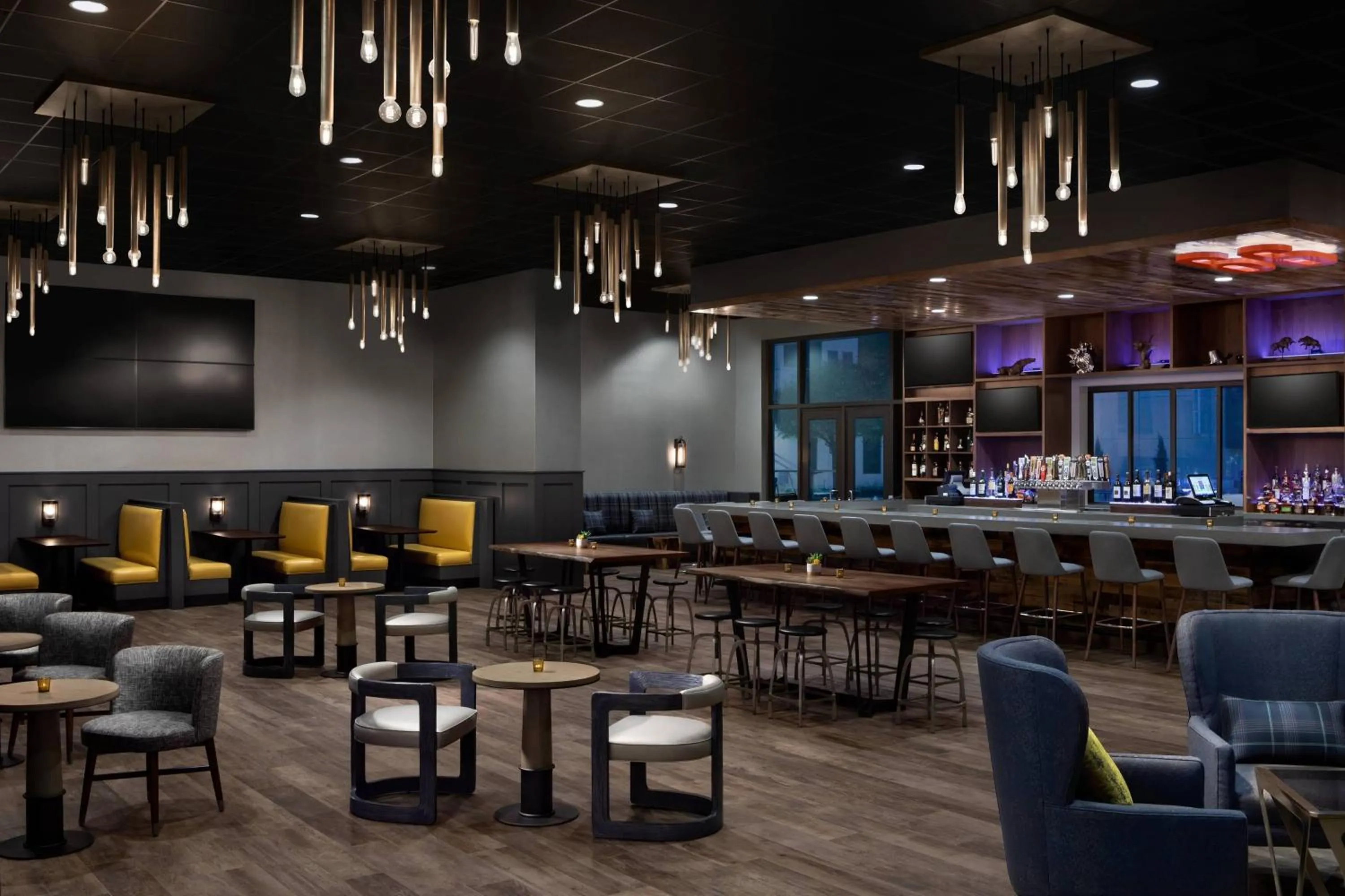 Lounge or bar in Marriott Dallas Allen Hotel & Convention Center