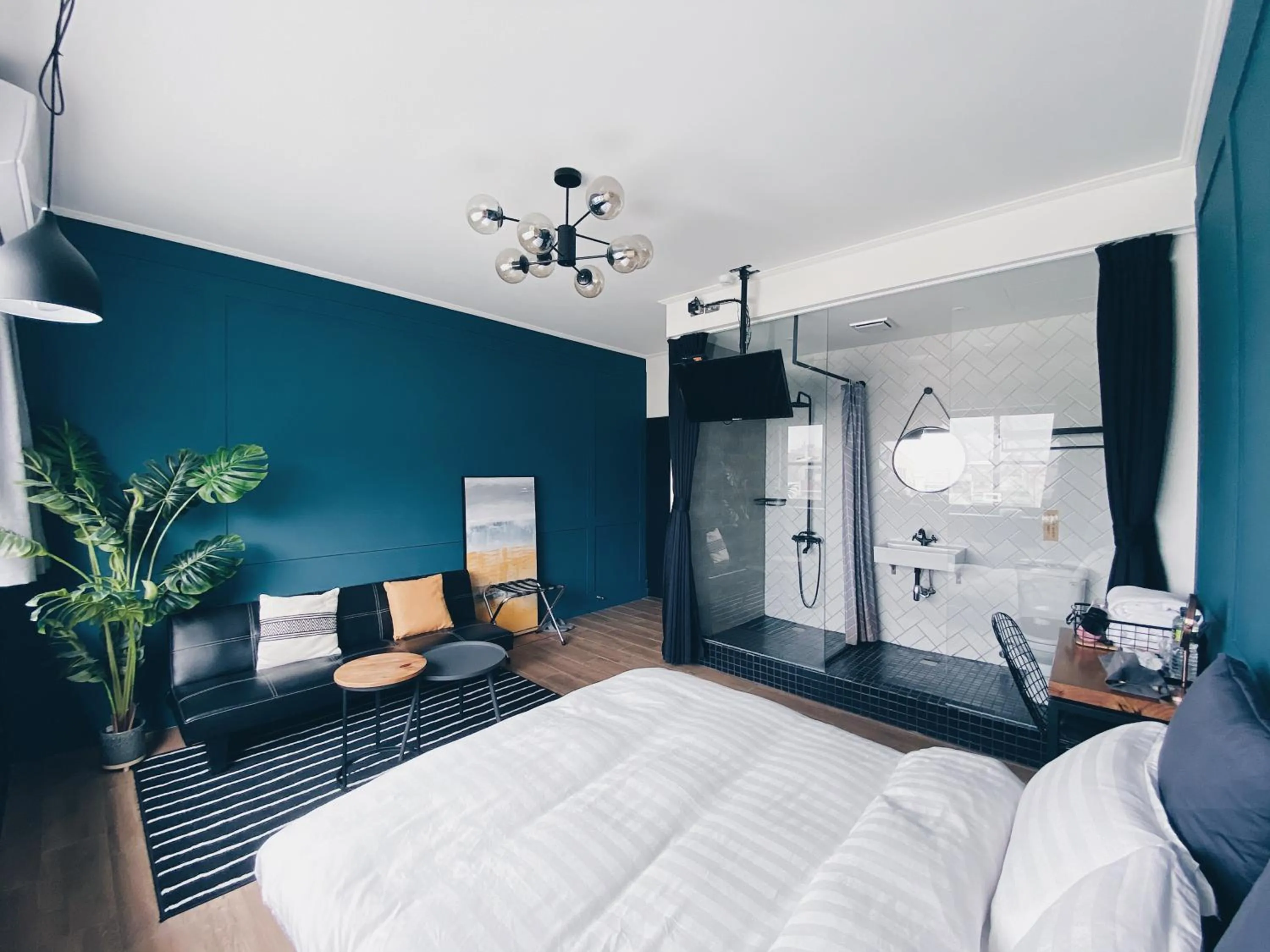 Bed in The Gatsby Apartment