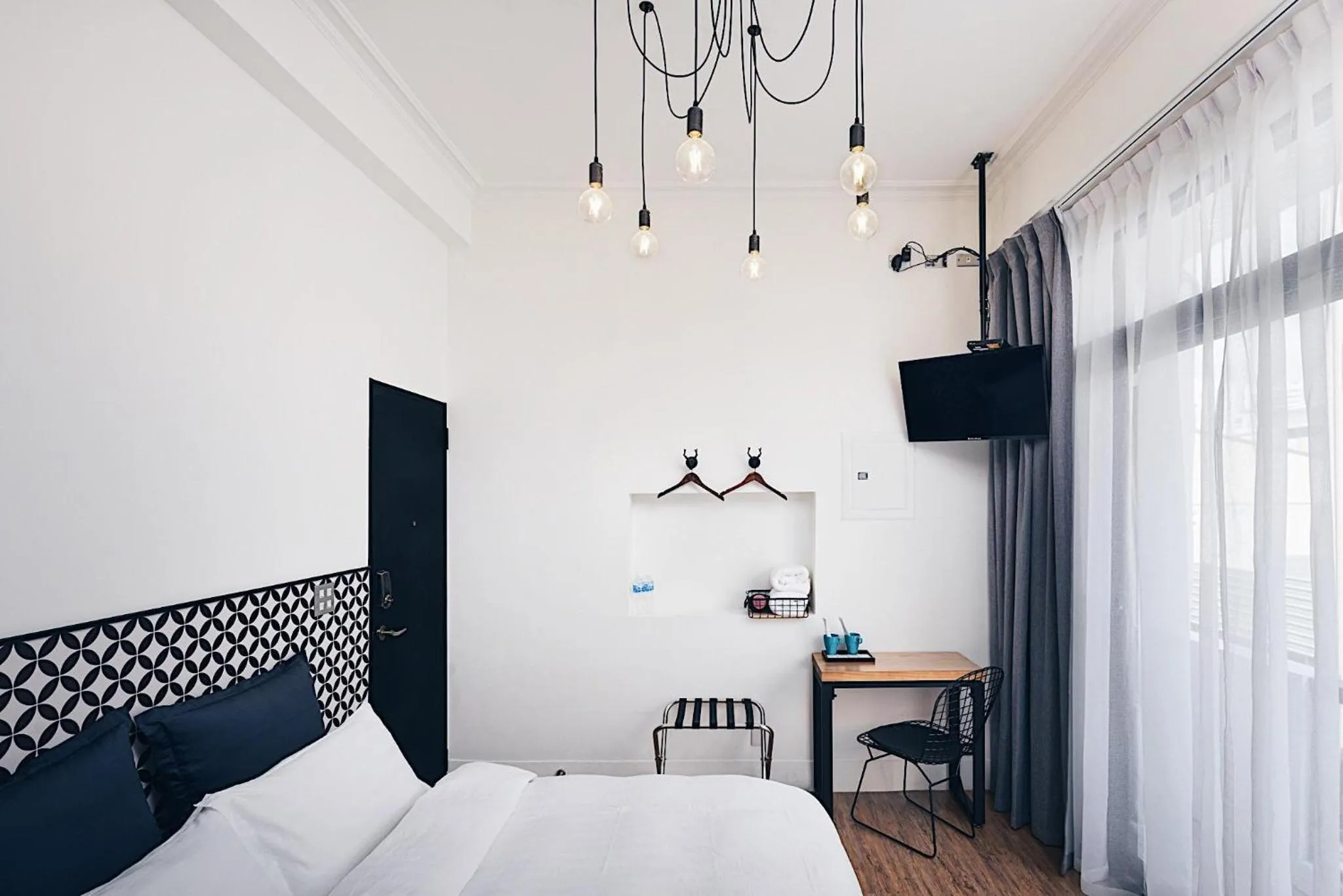 Bed in The Gatsby Apartment