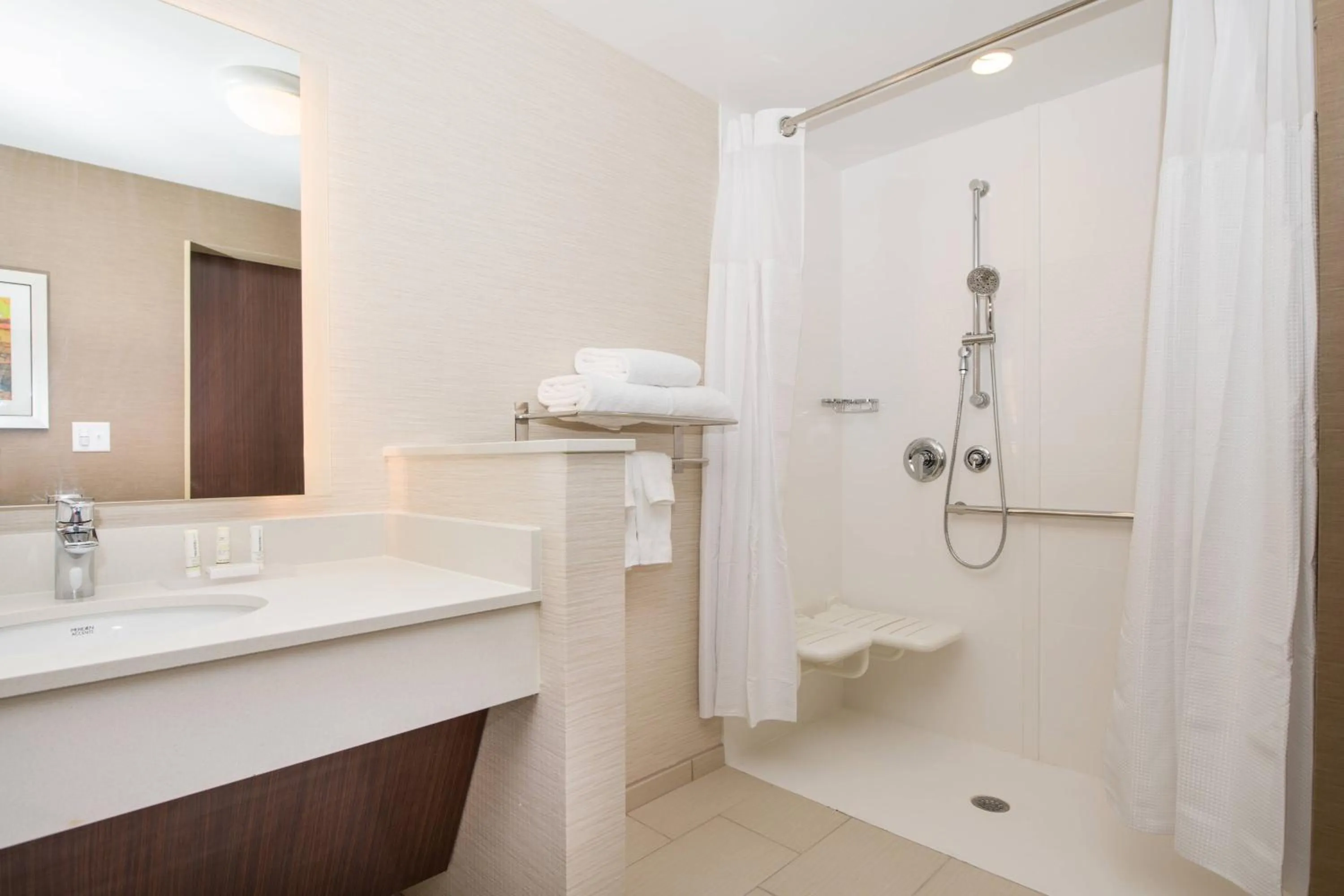 Bathroom in Fairfield by Marriott Inn & Suites Dayton Downtown