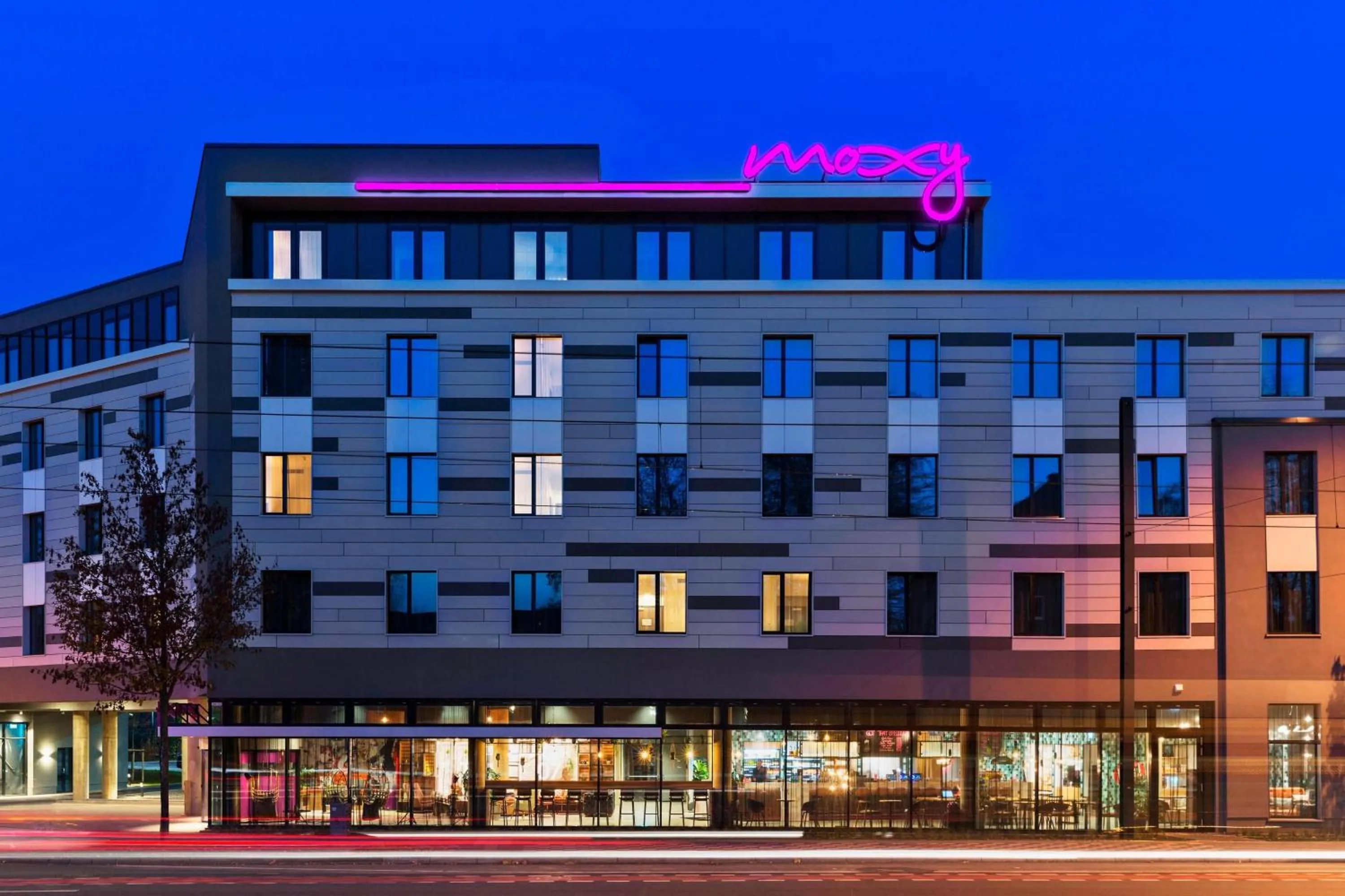 Property building in Moxy Duesseldorf South