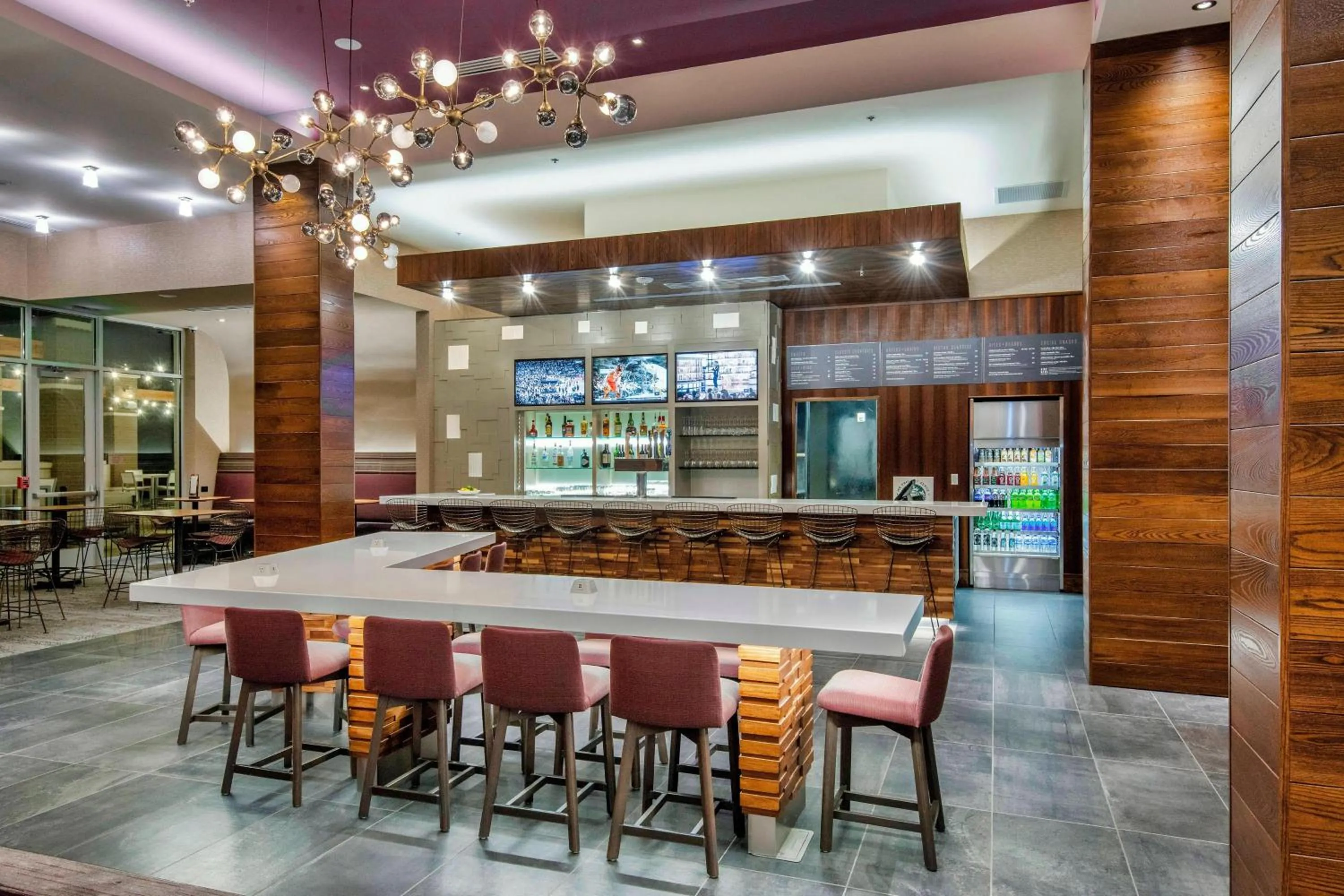 Restaurant/places to eat in Courtyard by Marriott Raleigh Cary/Parkside Town Commons