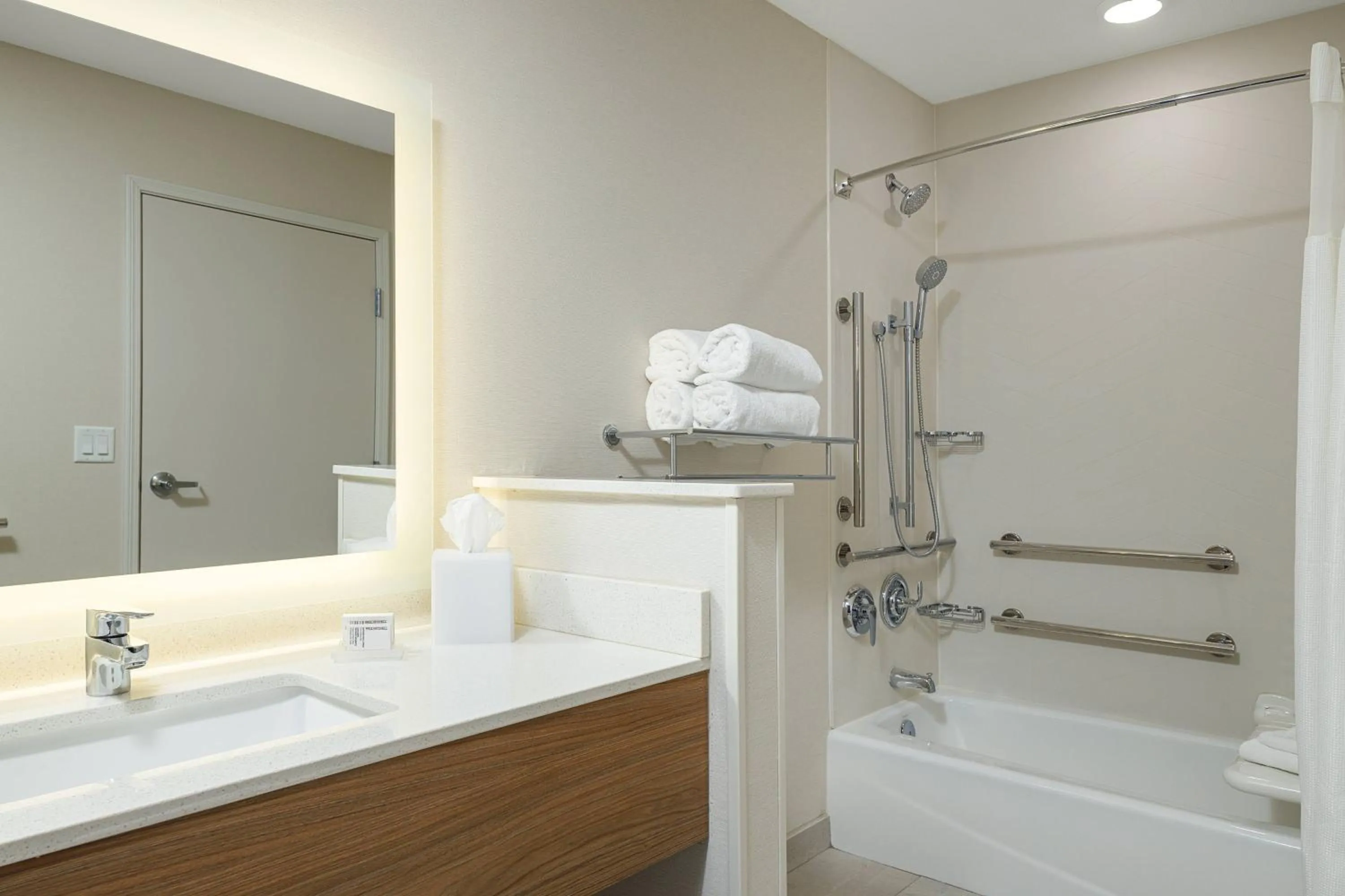 Bathroom in Fairfield Inn & Suites by Marriott Salina