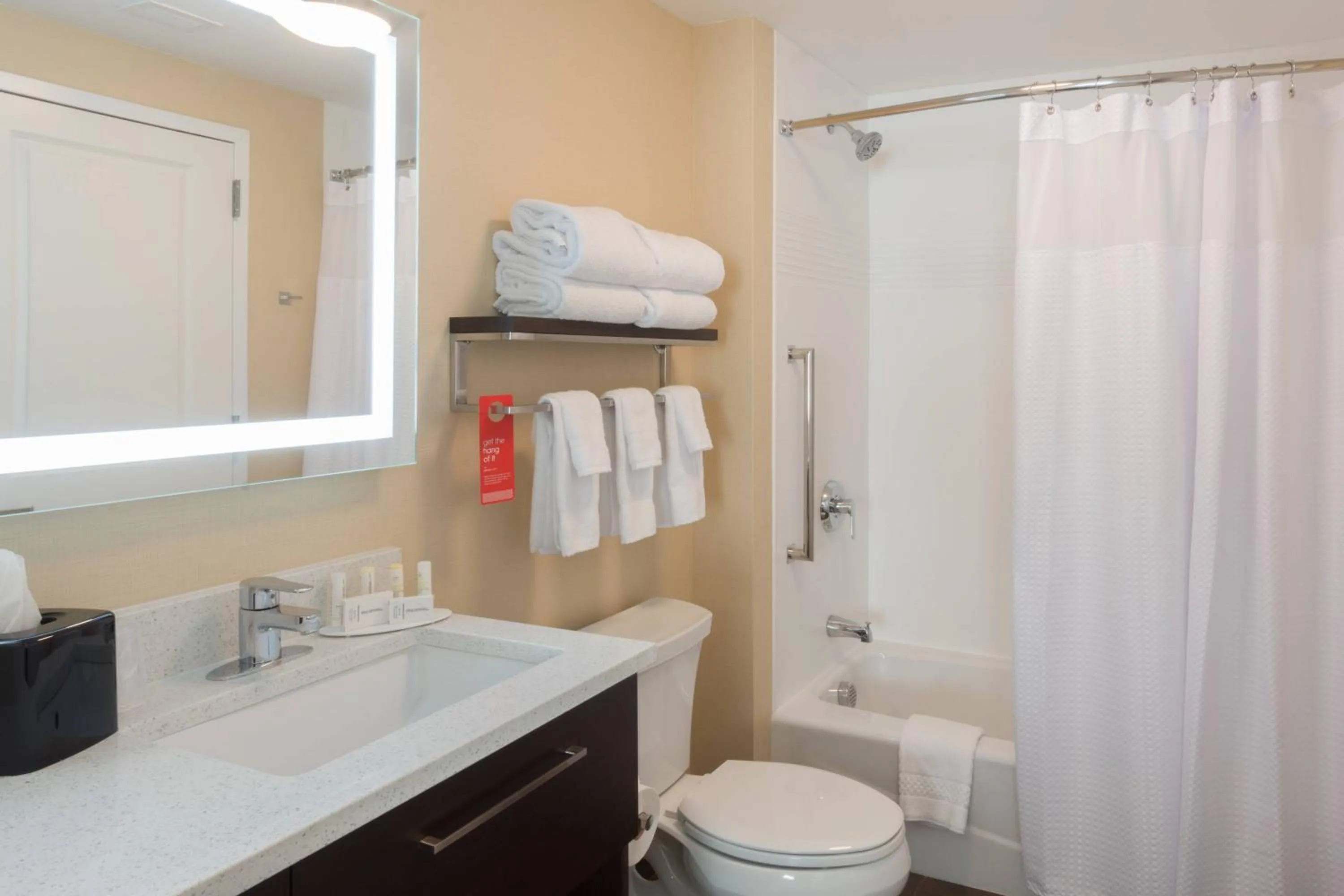 Bathroom in TownePlace Suites by Marriott Syracuse Clay