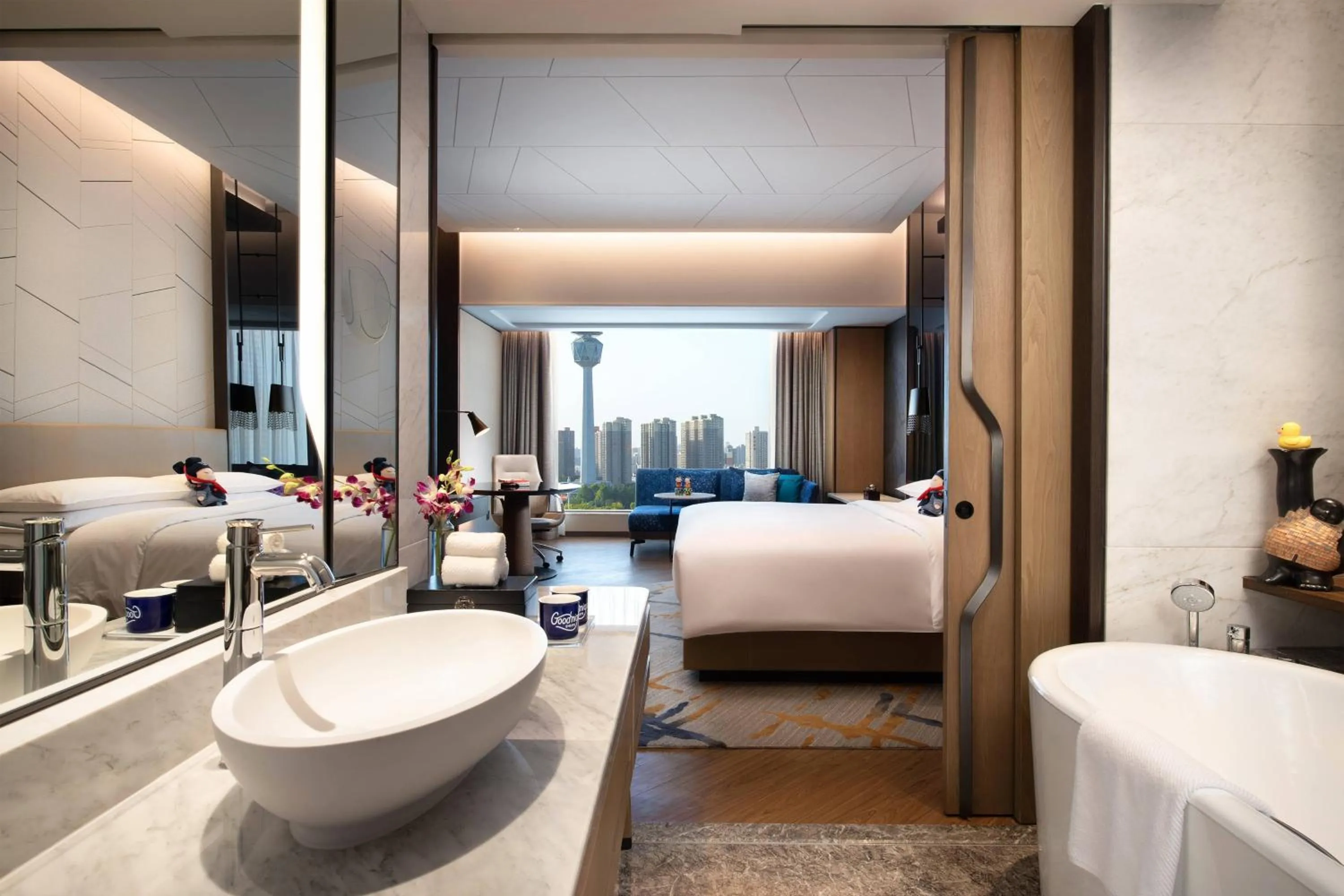 Bathroom, Bed in Renaissance Xi'an Hotel