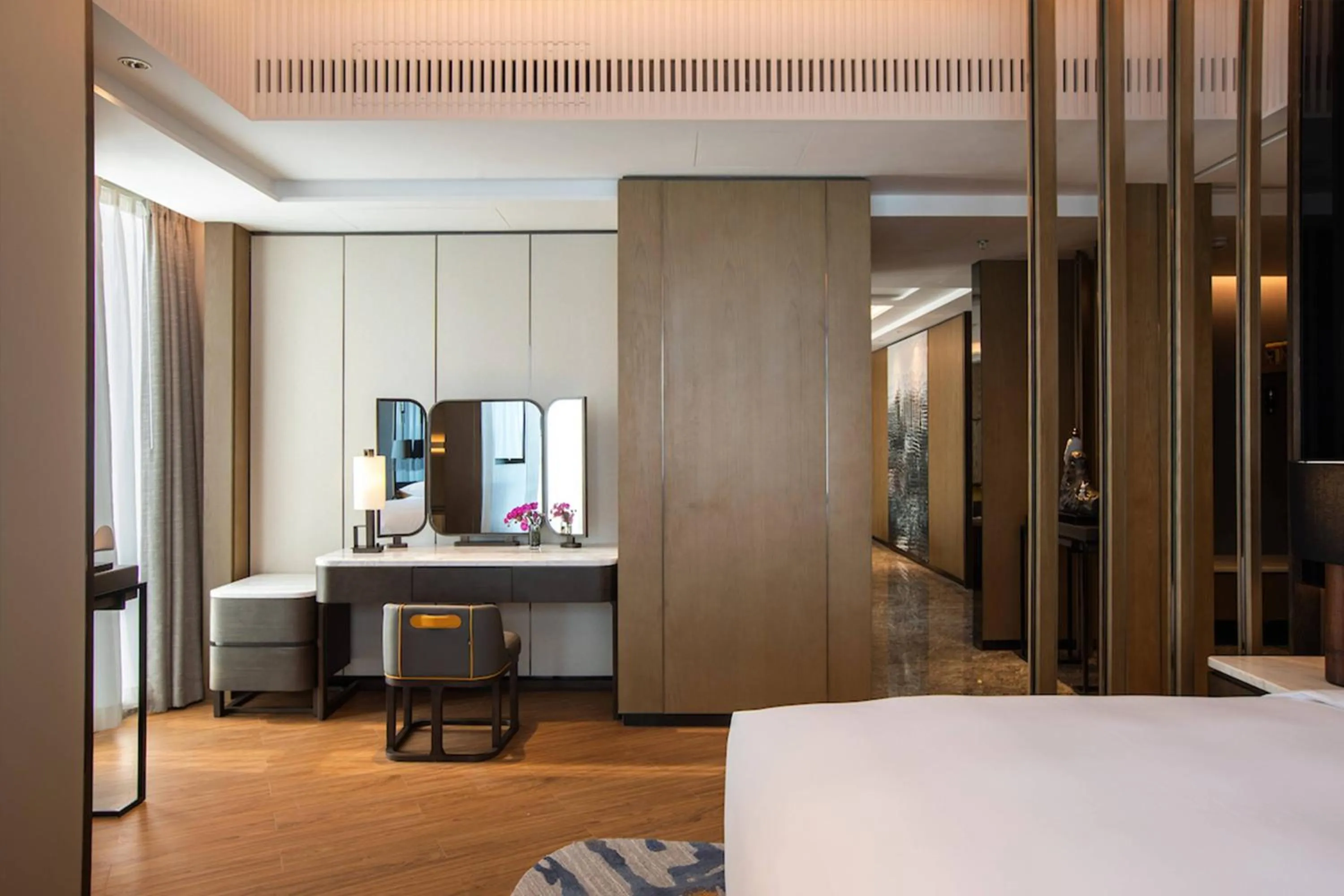 Photo of the whole room, Bed in Renaissance Xi'an Hotel