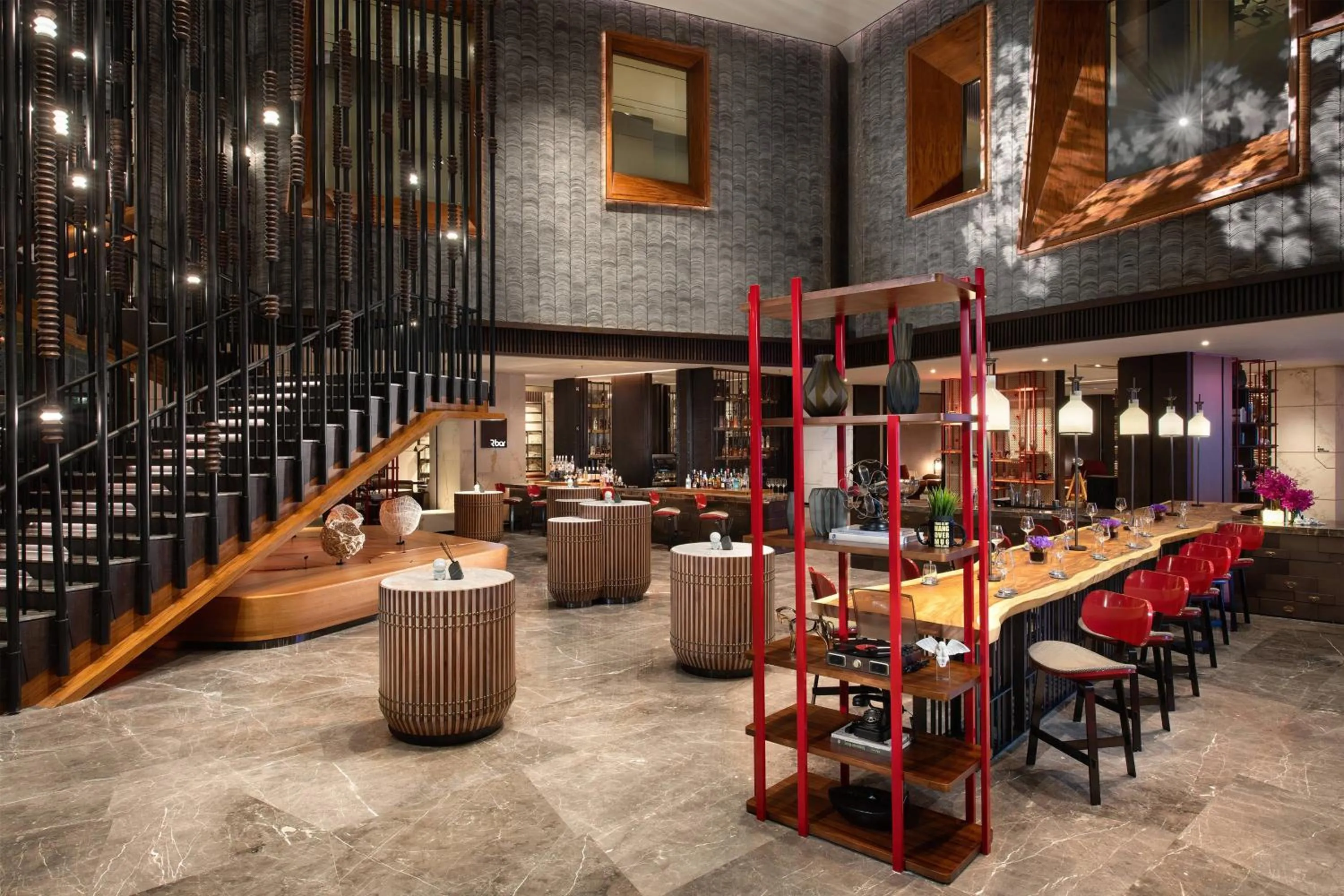 Lounge or bar in Renaissance Xi'an Hotel