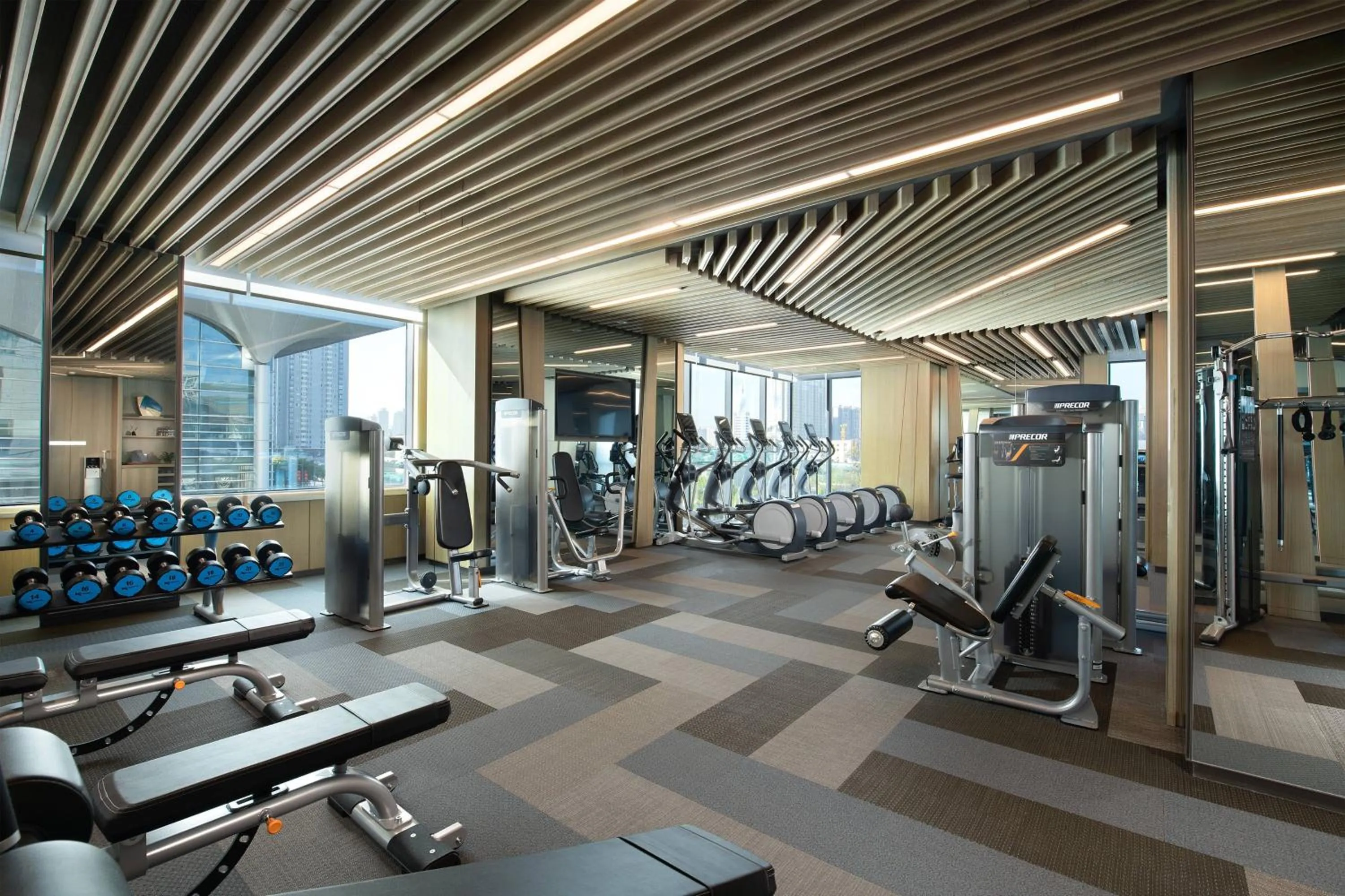 Fitness centre/facilities in Renaissance Xi'an Hotel