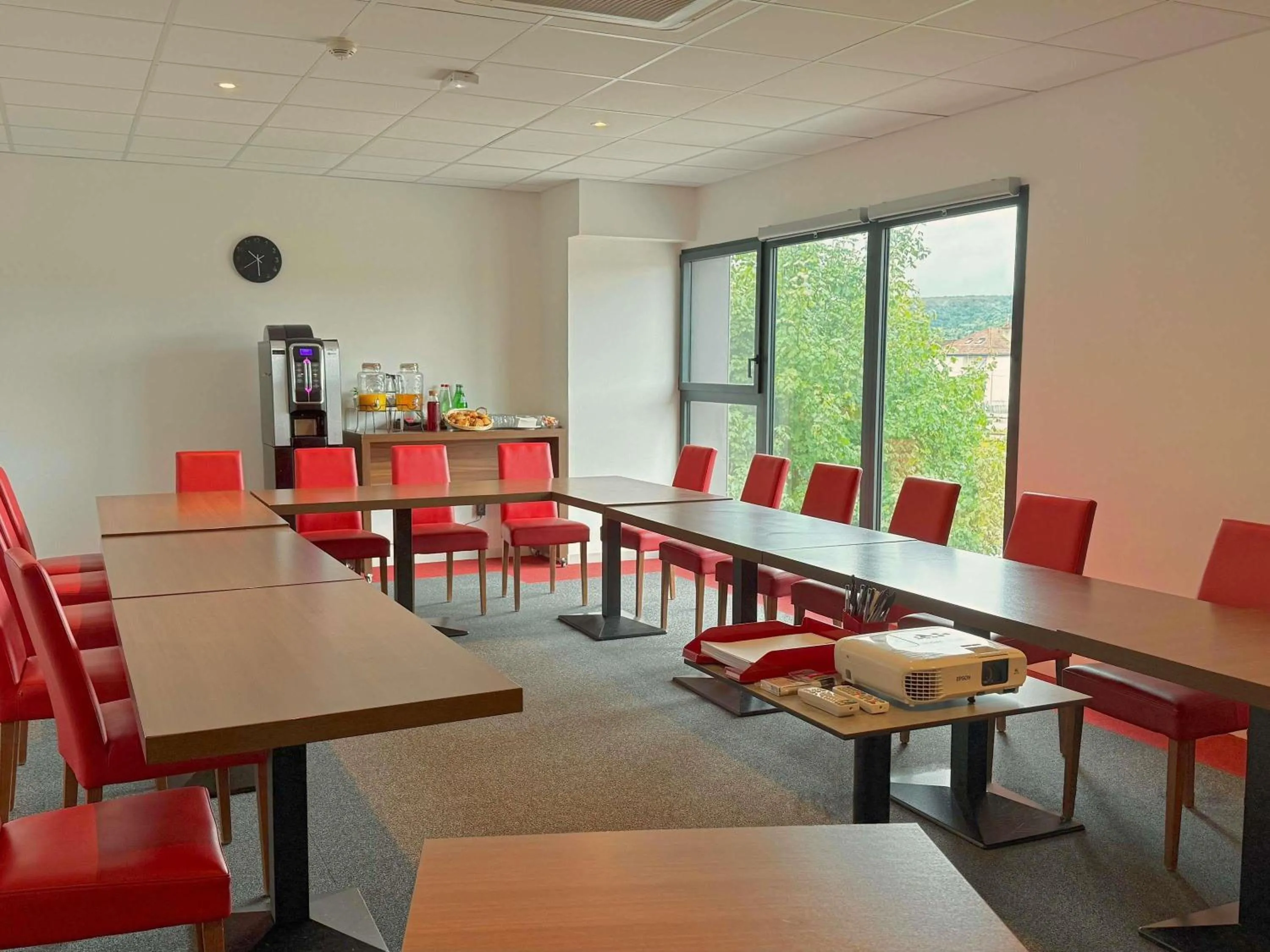 Meeting/conference room in ibis Dijon Sud
