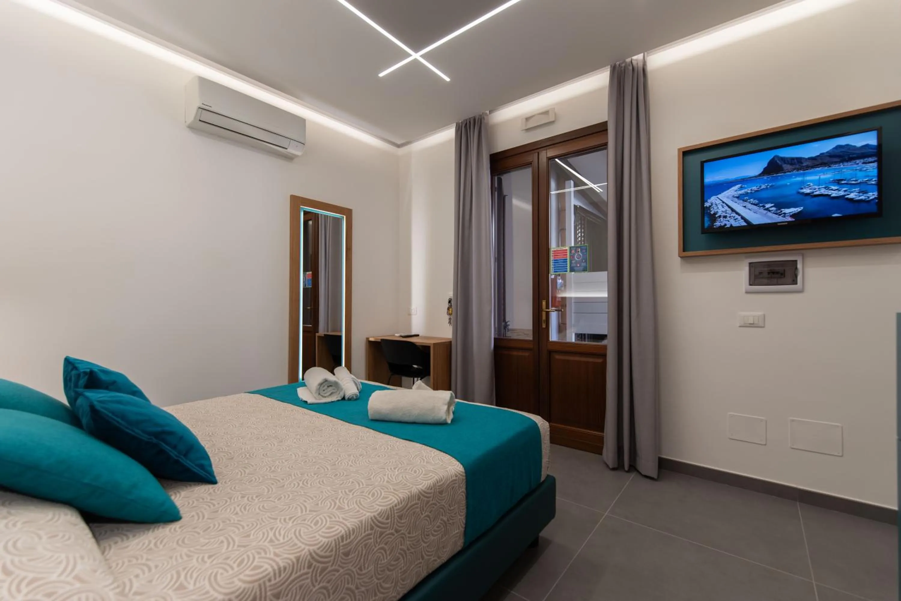 TV and multimedia, Bed in Affittacamere Aloe