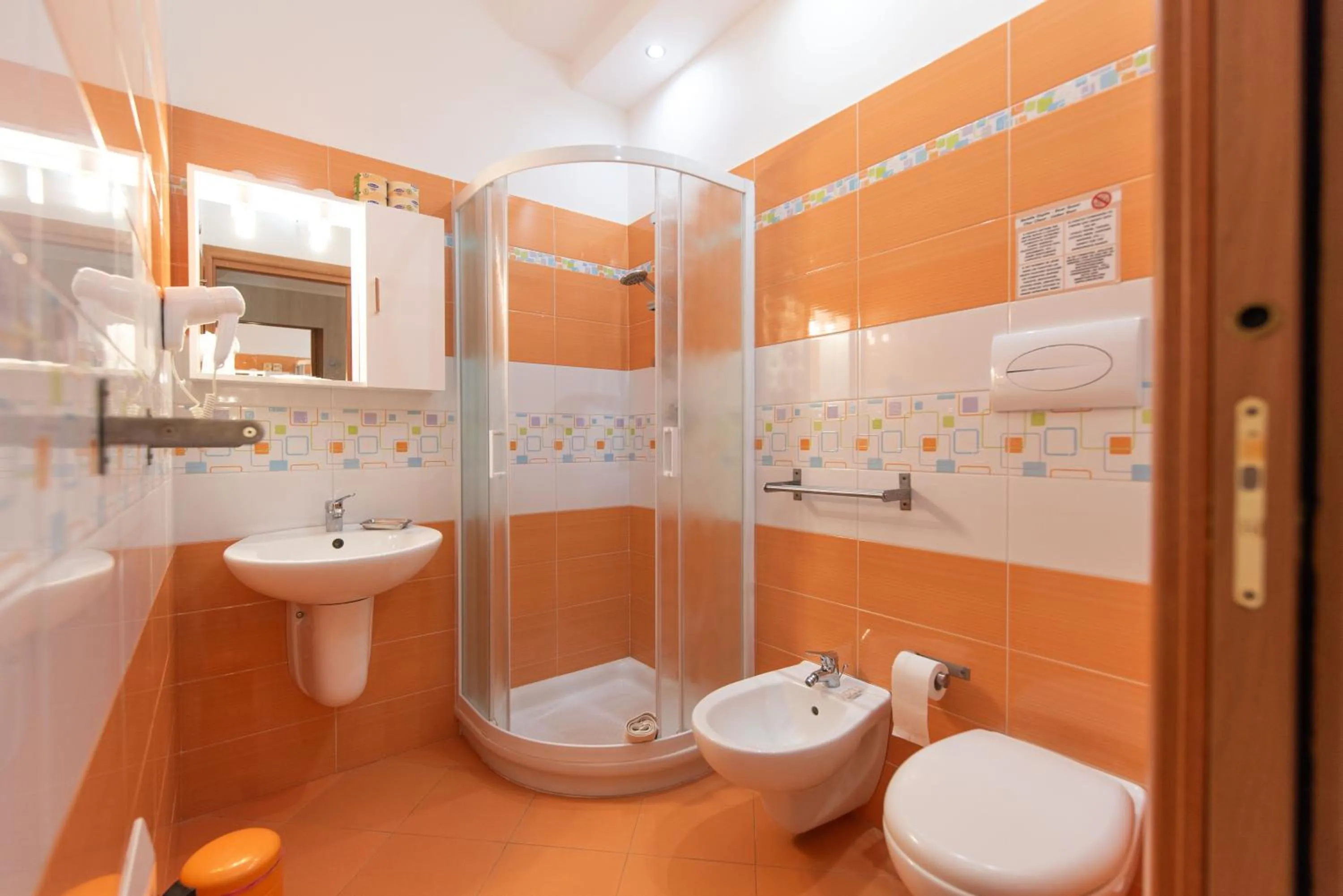 Shower in Affittacamere Aloe