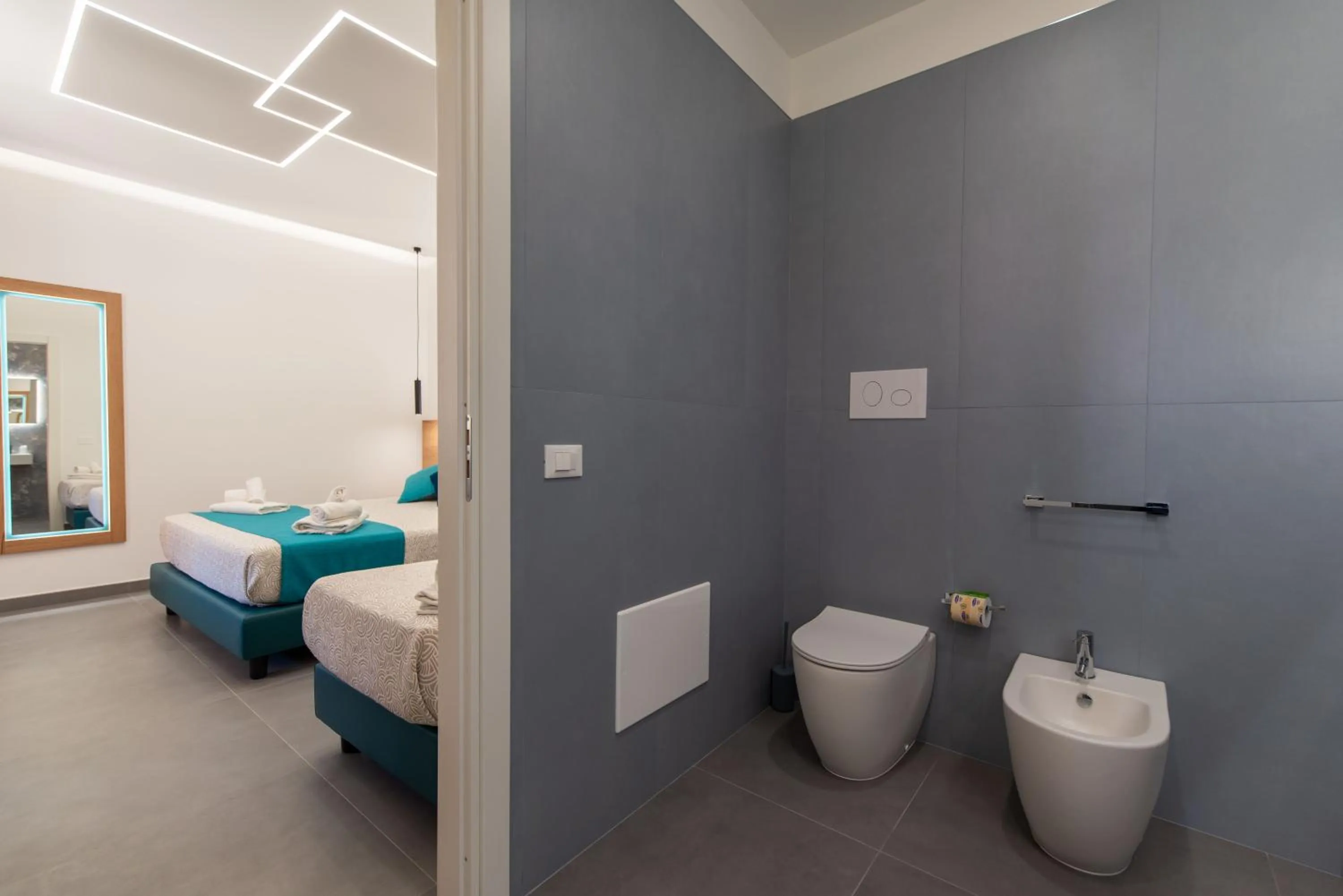 Toilet, Bed in Affittacamere Aloe