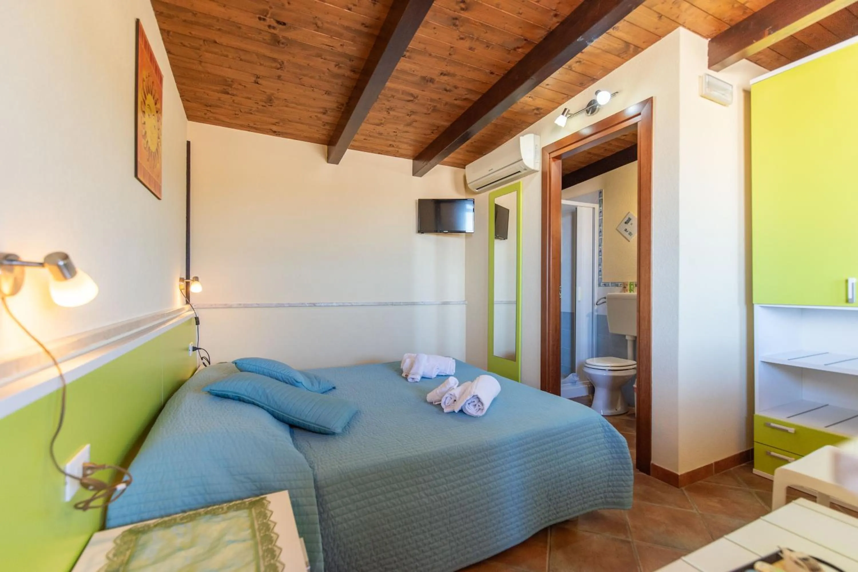 TV and multimedia, Bed in Affittacamere Aloe