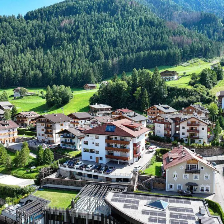 Property building in Hotel Garni Walter