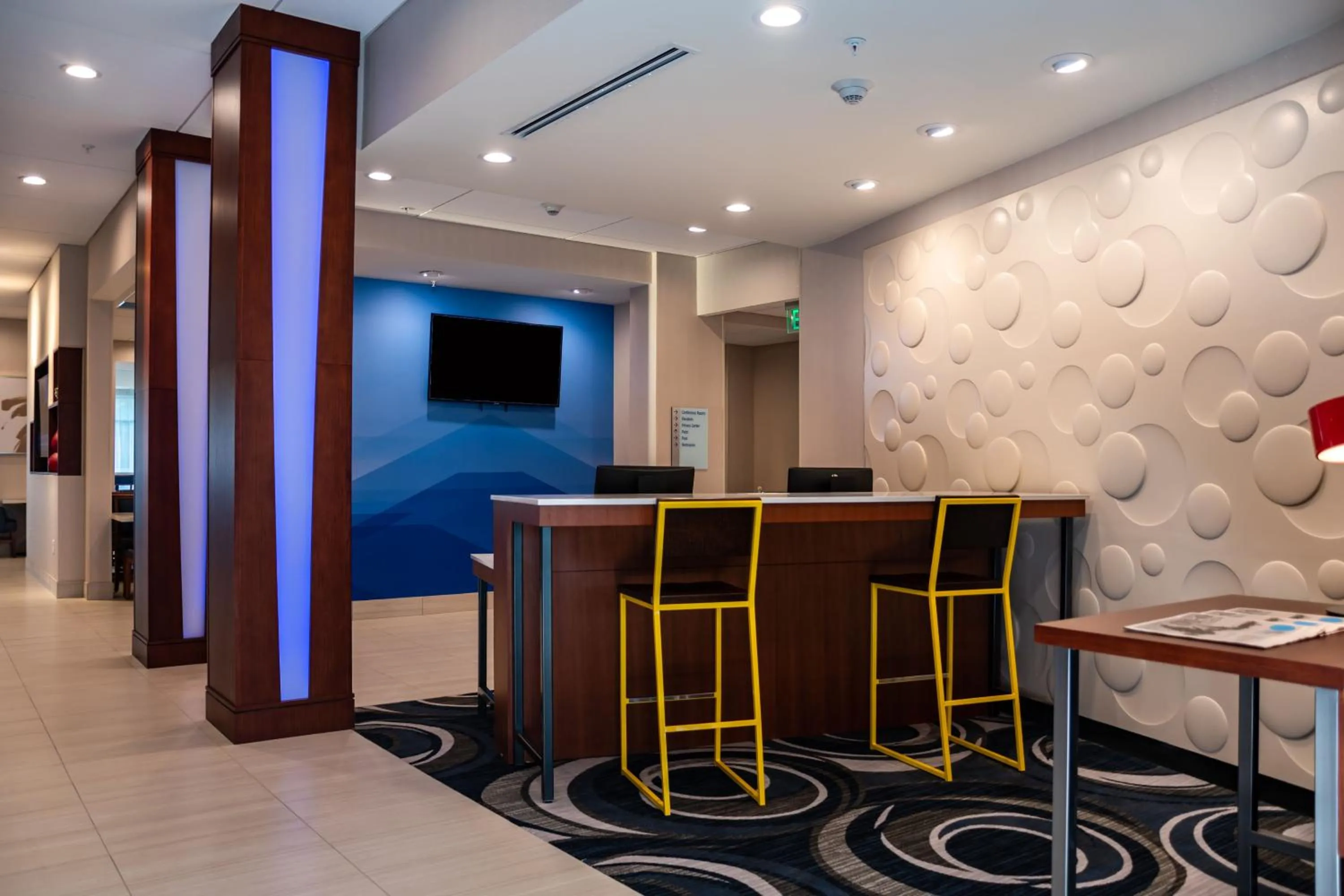 Seating area in Holiday Inn Express & Suites Orlando- Lake Buena Vista by IHG