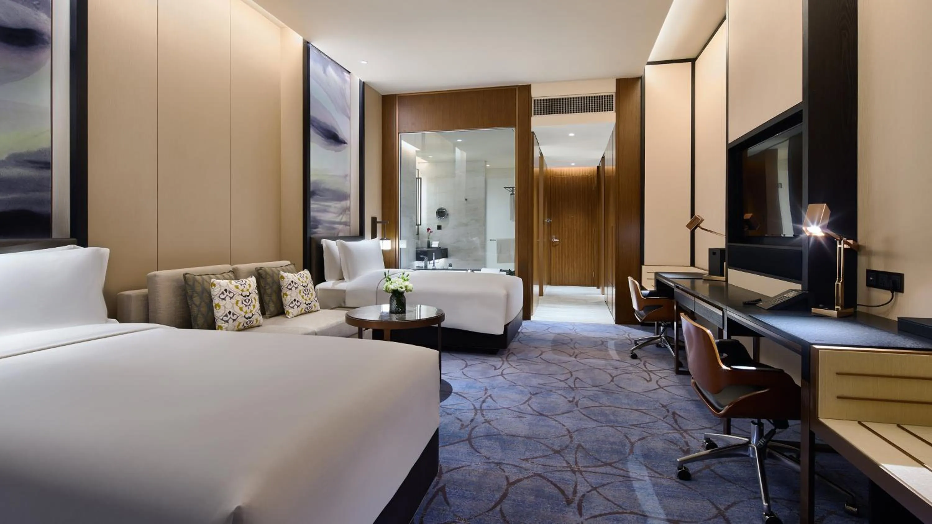 Photo of the whole room, Bed in InterContinental Hefei by IHG