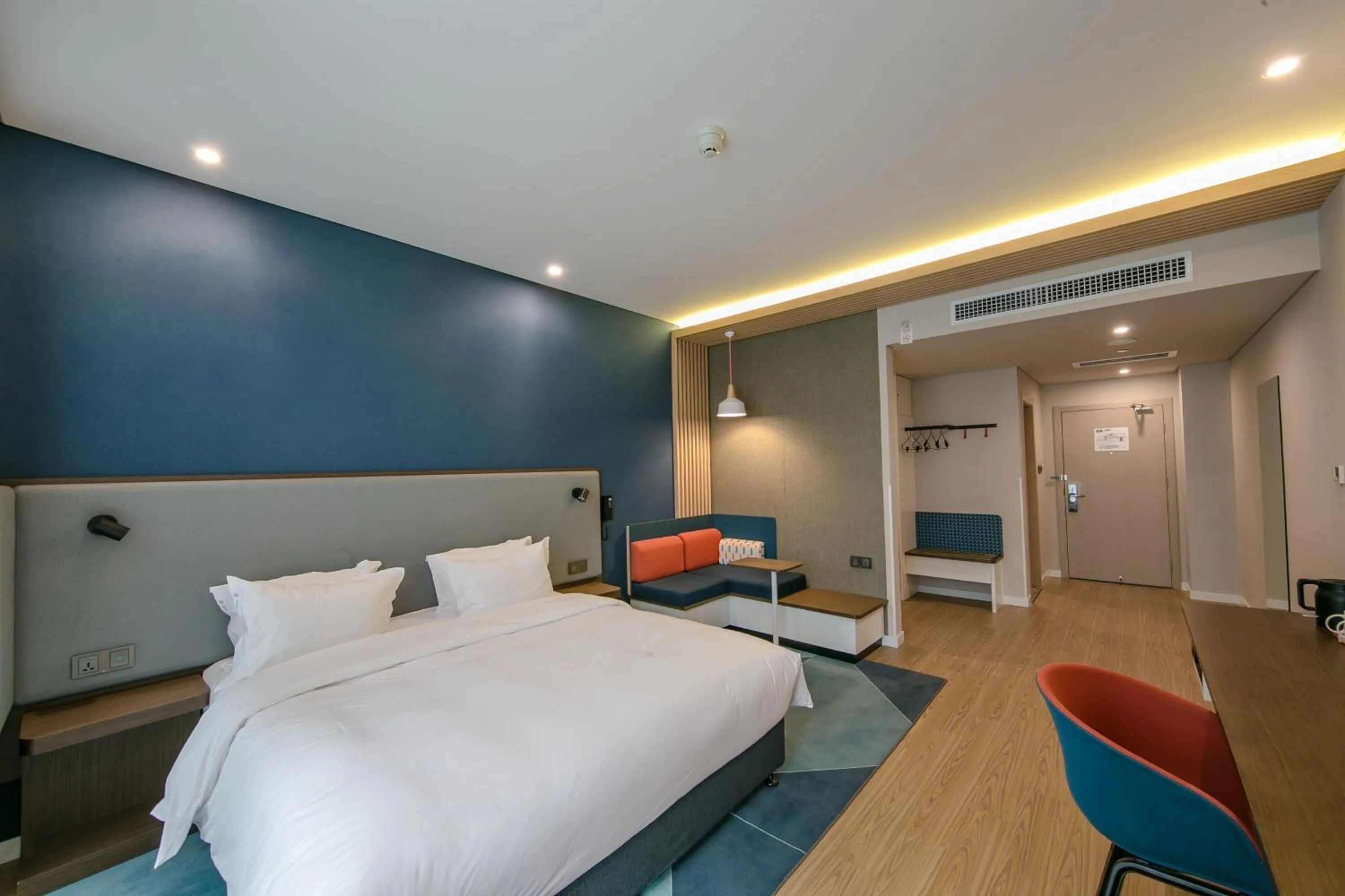 Photo of the whole room, Bed in Holiday Inn Express Hefei High Tech by IHG