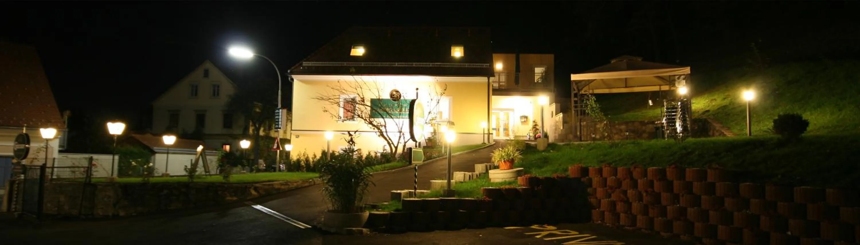 Facade/entrance in Gösser BACHGASSLHOF -- Bed and Breakfast -- Apartments