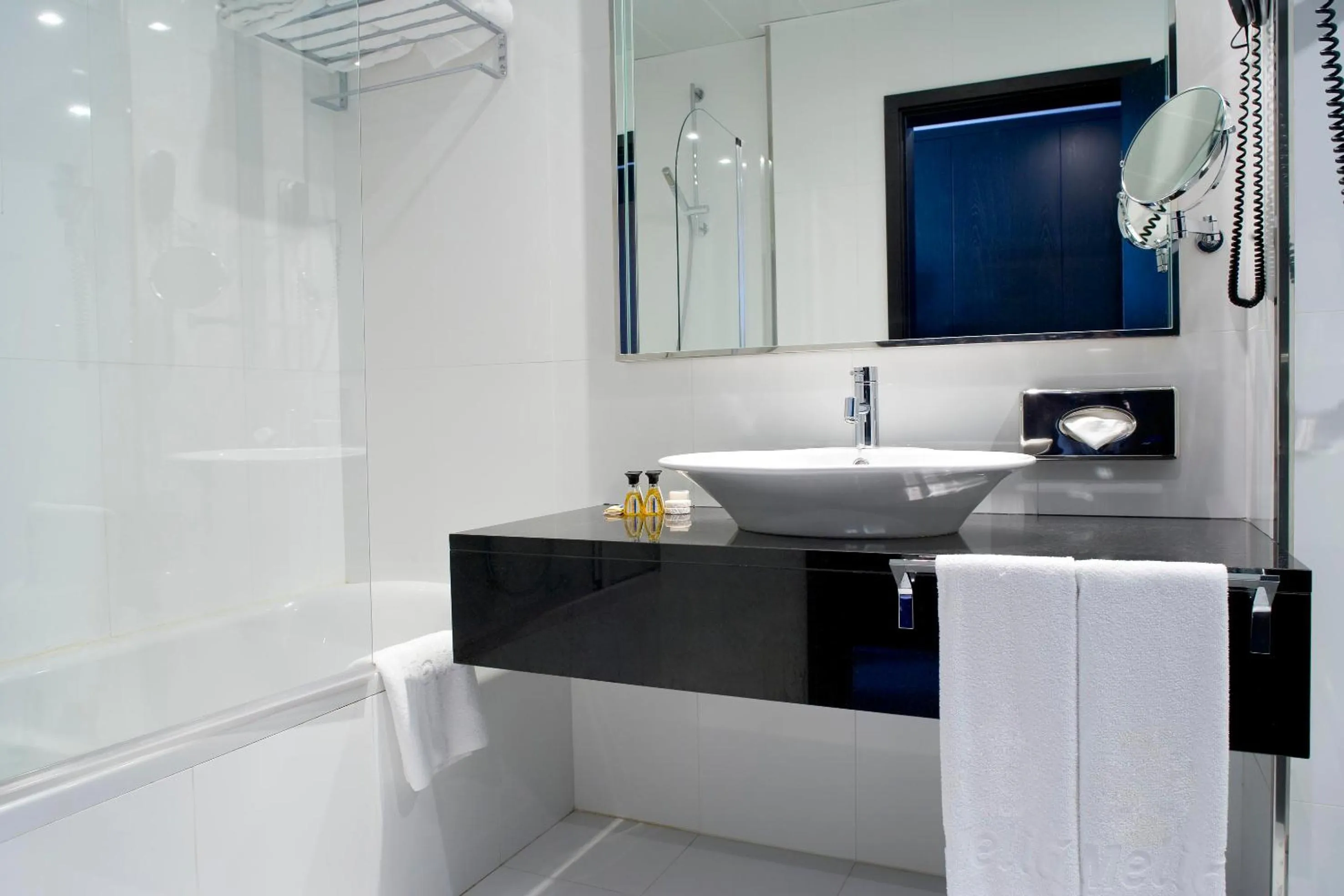 Bathroom in Melia Ria Hotel & Spa