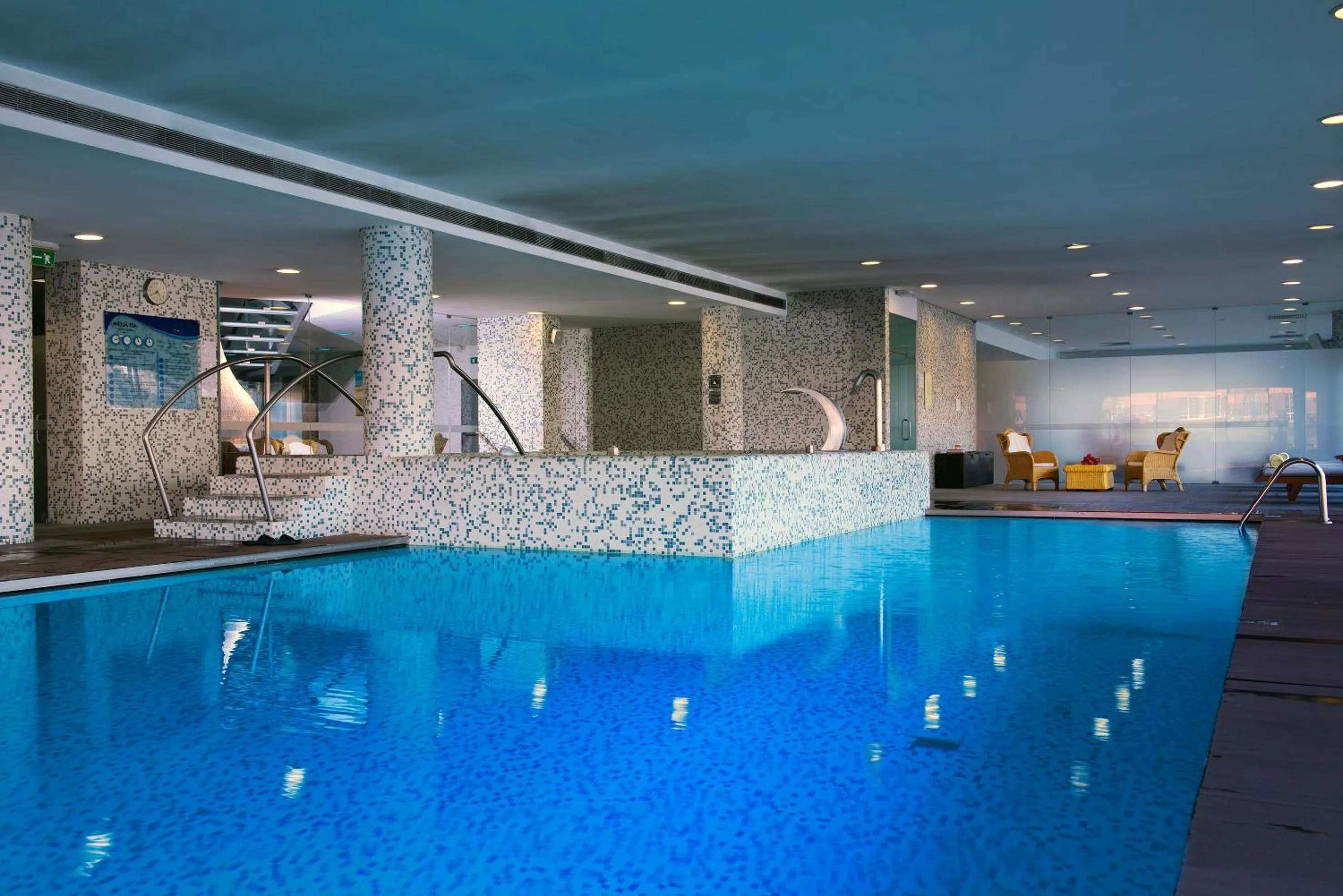 Swimming pool in Melia Ria Hotel & Spa
