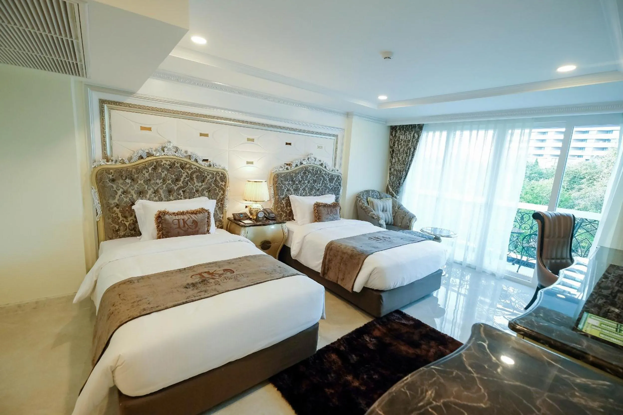 Bedroom, Bed in LK Emerald Beach - SHA Extra Plus