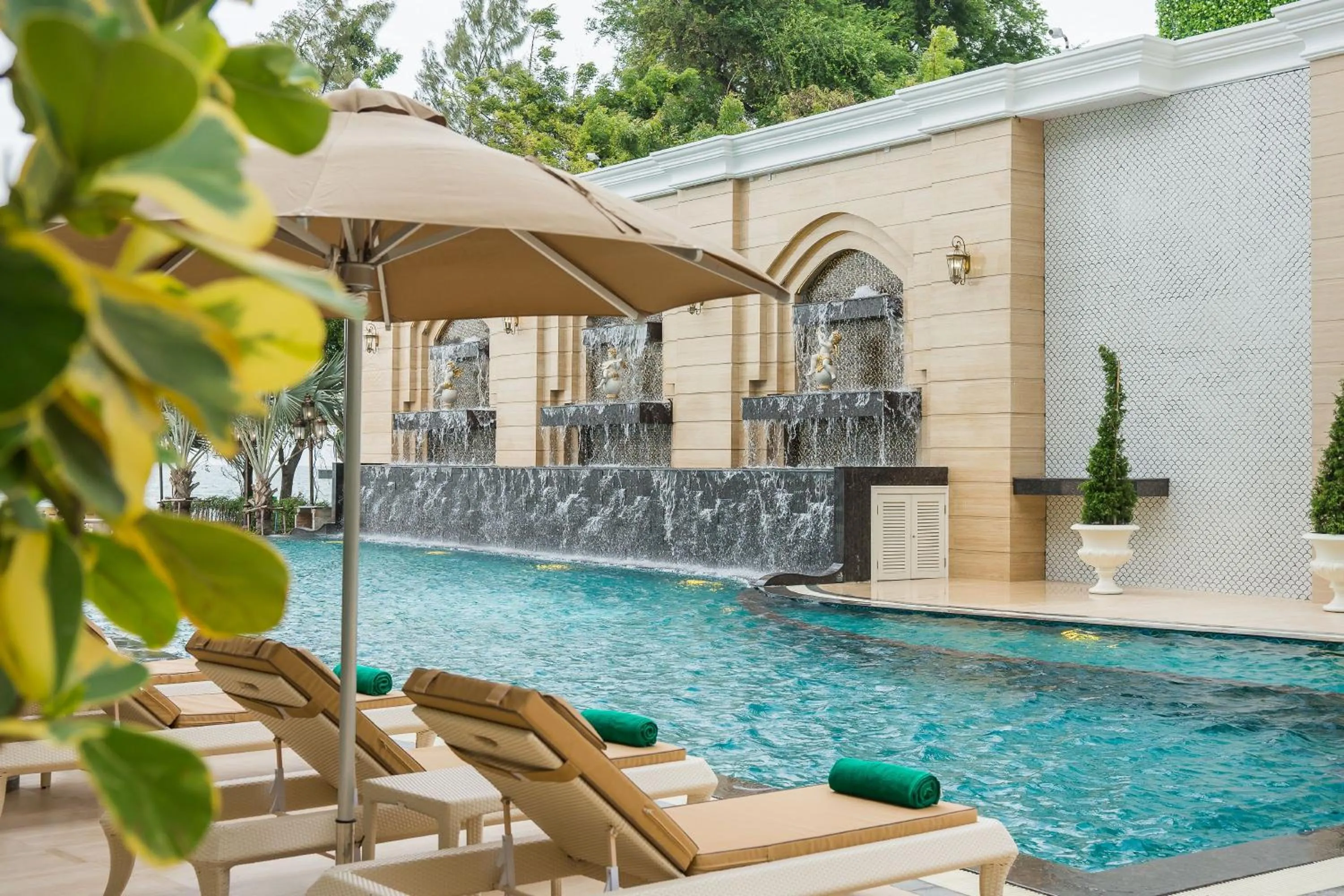 Seating area in LK Emerald Beach - SHA Extra Plus