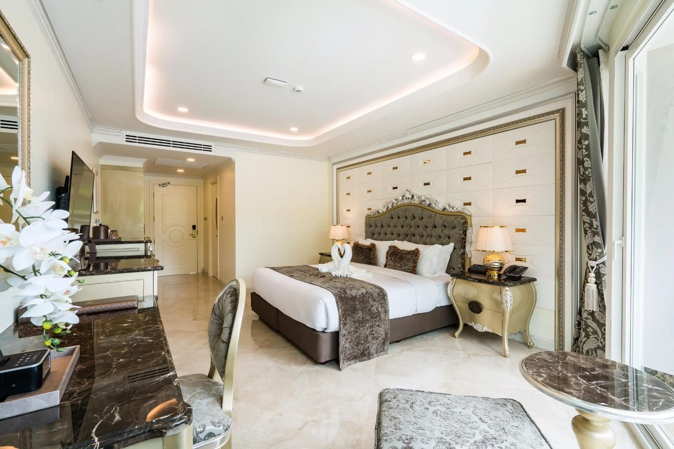 Bed in LK Emerald Beach - SHA Extra Plus