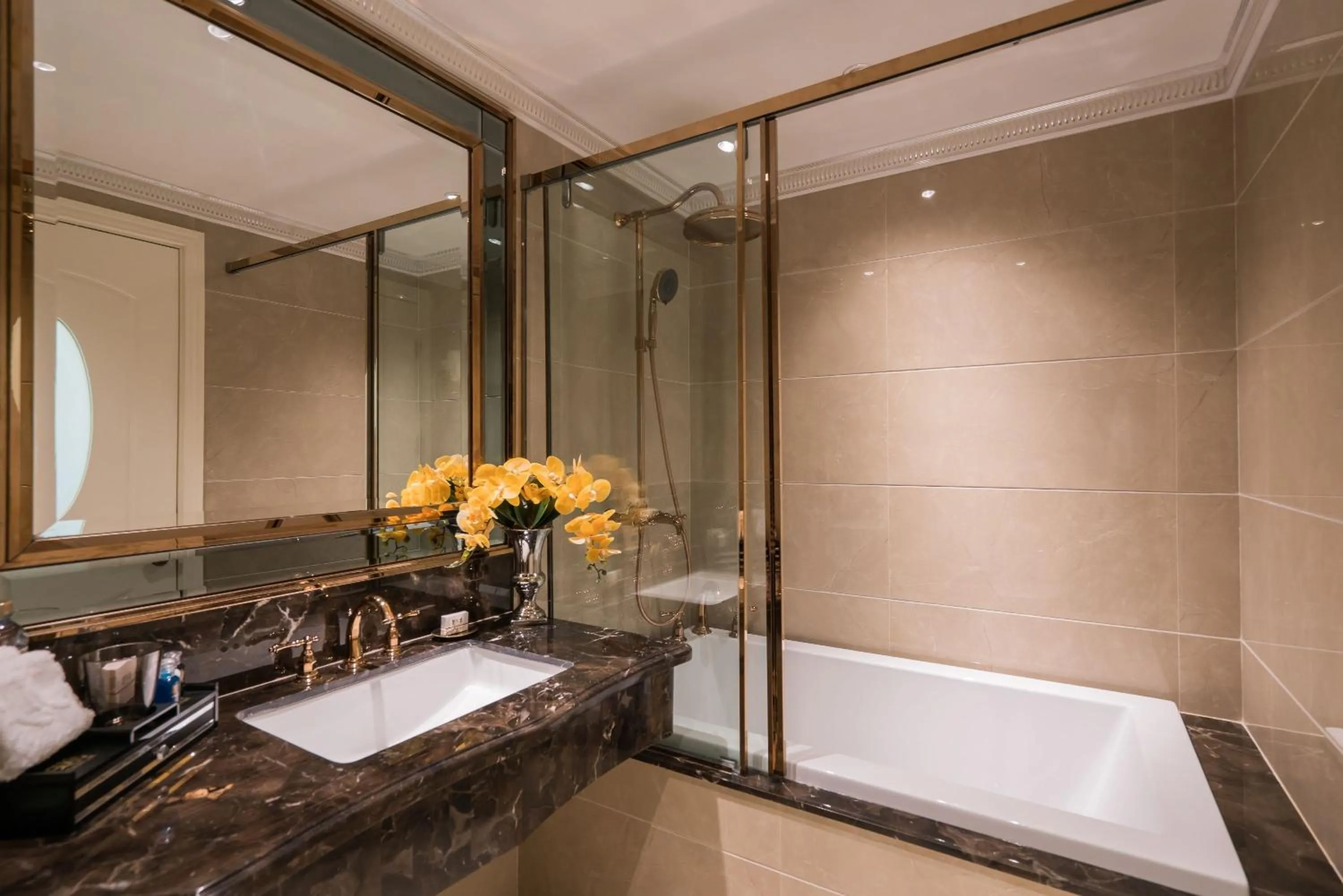 Shower in LK Emerald Beach - SHA Extra Plus