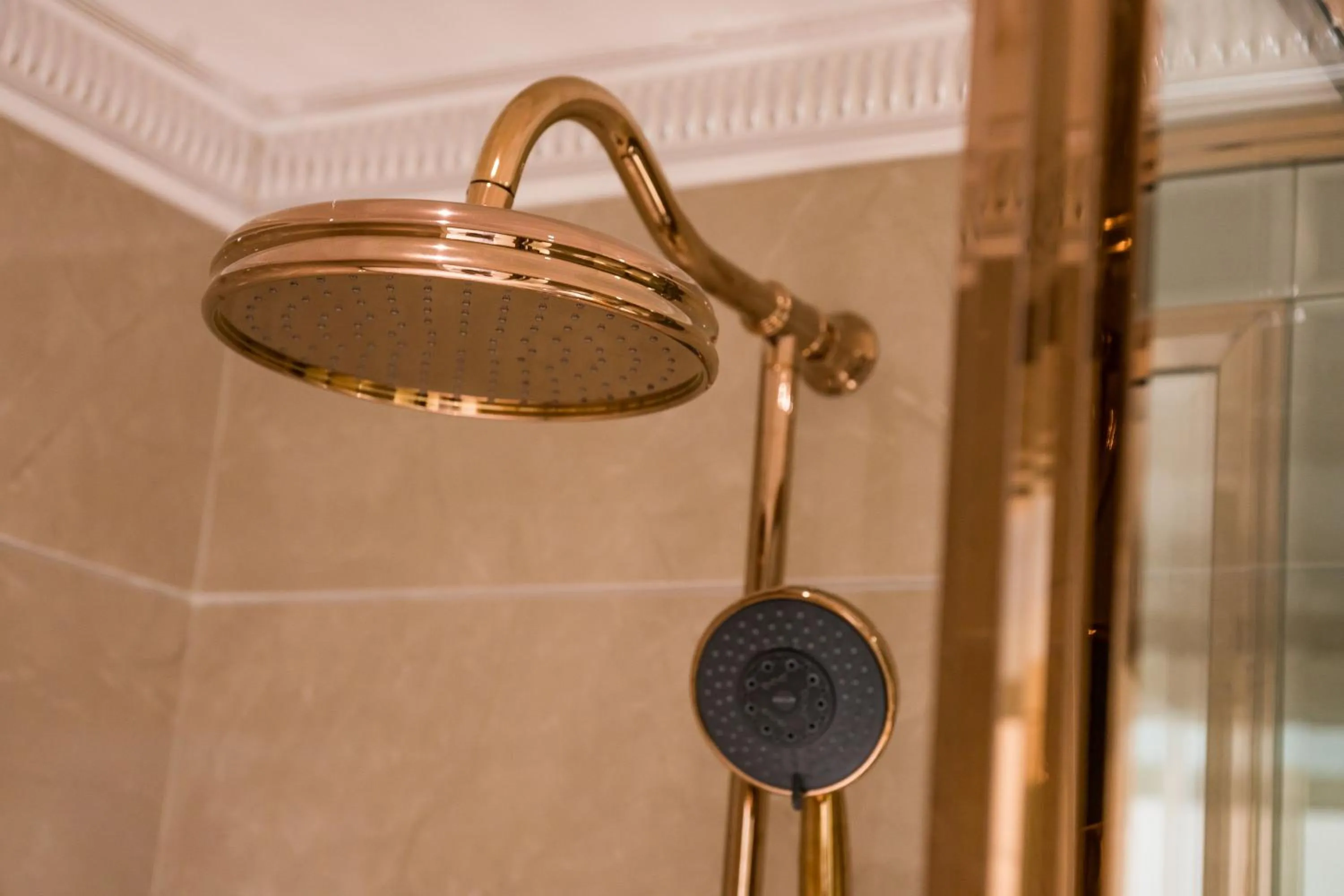 Shower in LK Emerald Beach - SHA Extra Plus