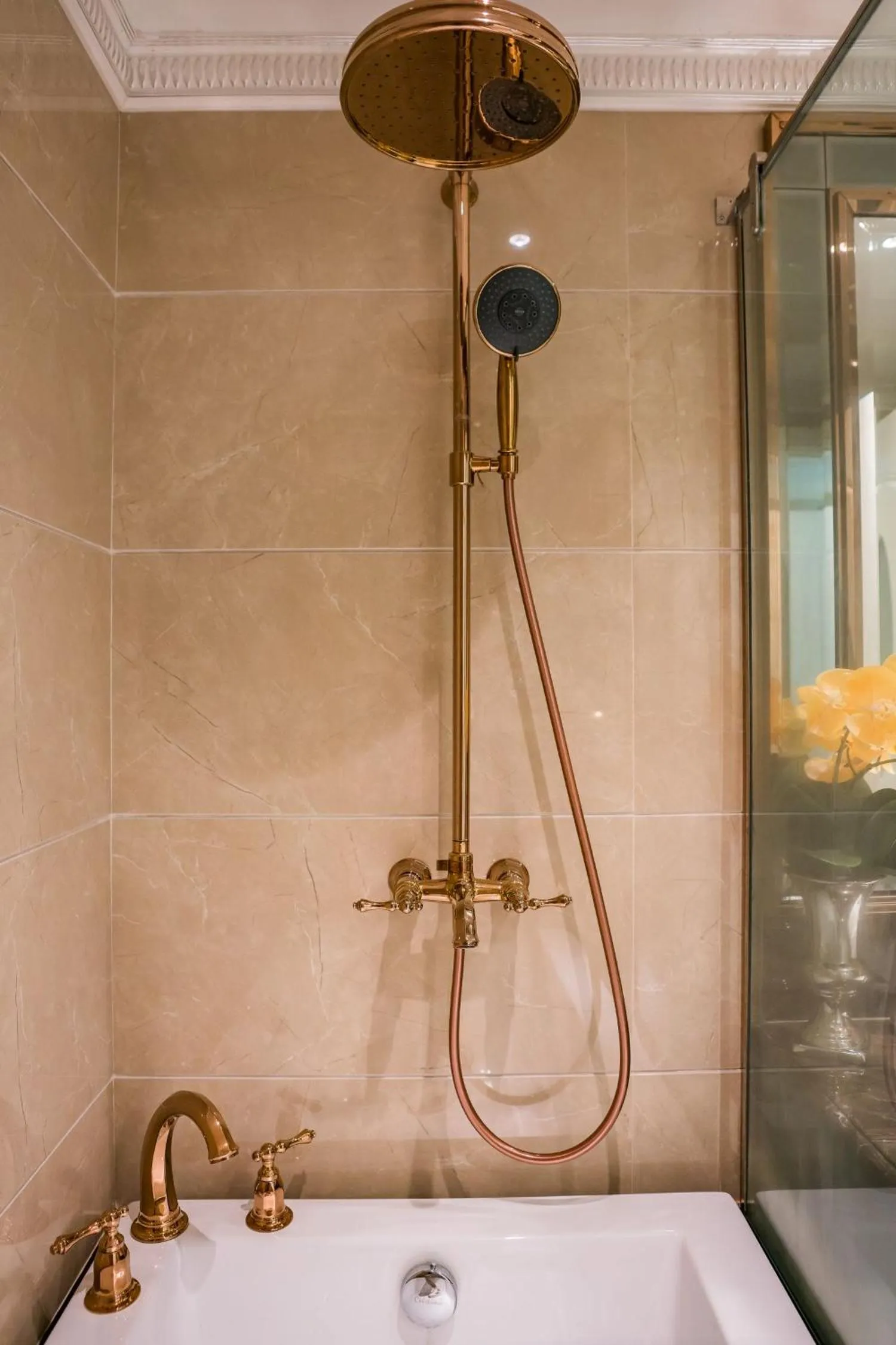 Shower in LK Emerald Beach - SHA Extra Plus