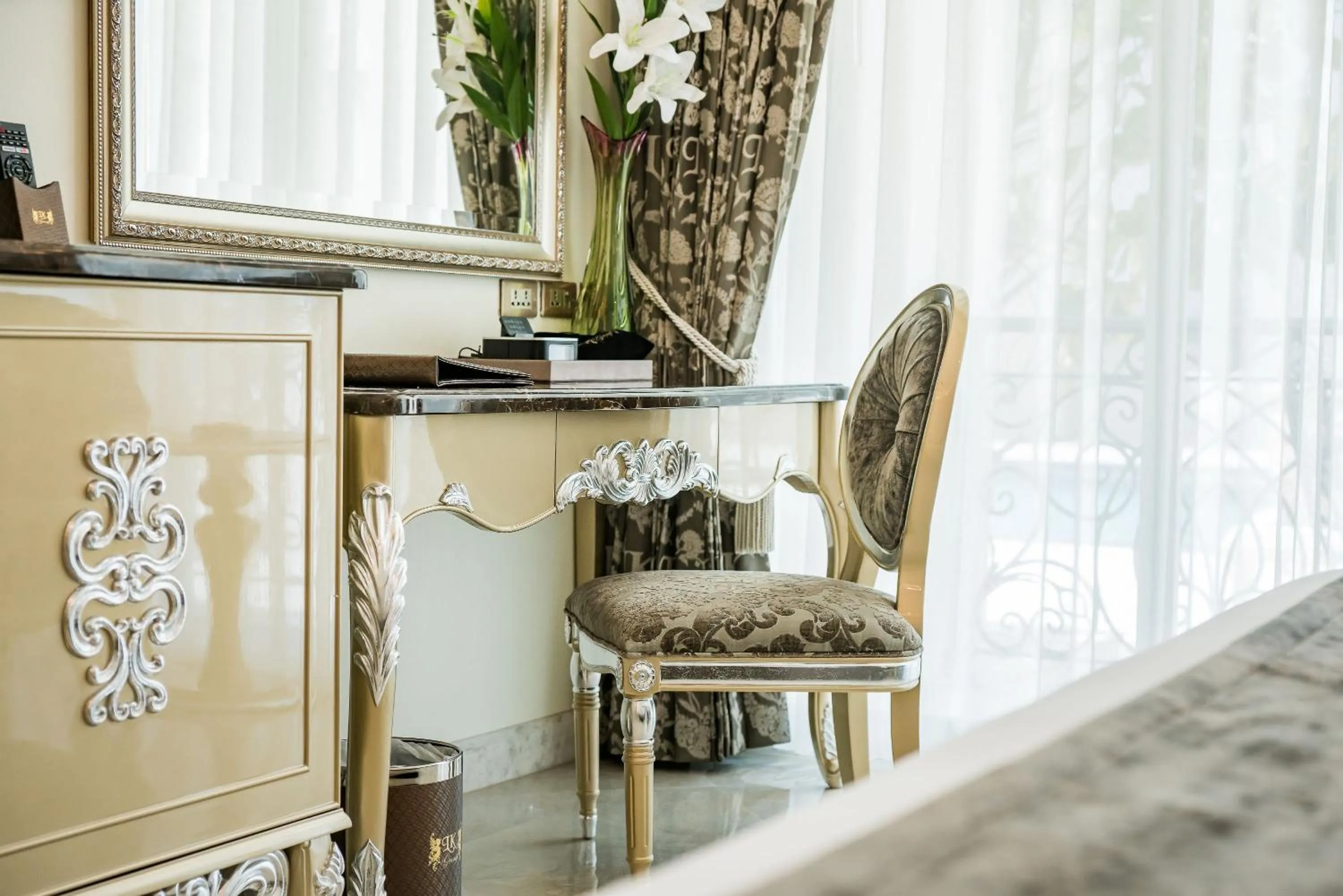 Seating area in LK Emerald Beach - SHA Extra Plus