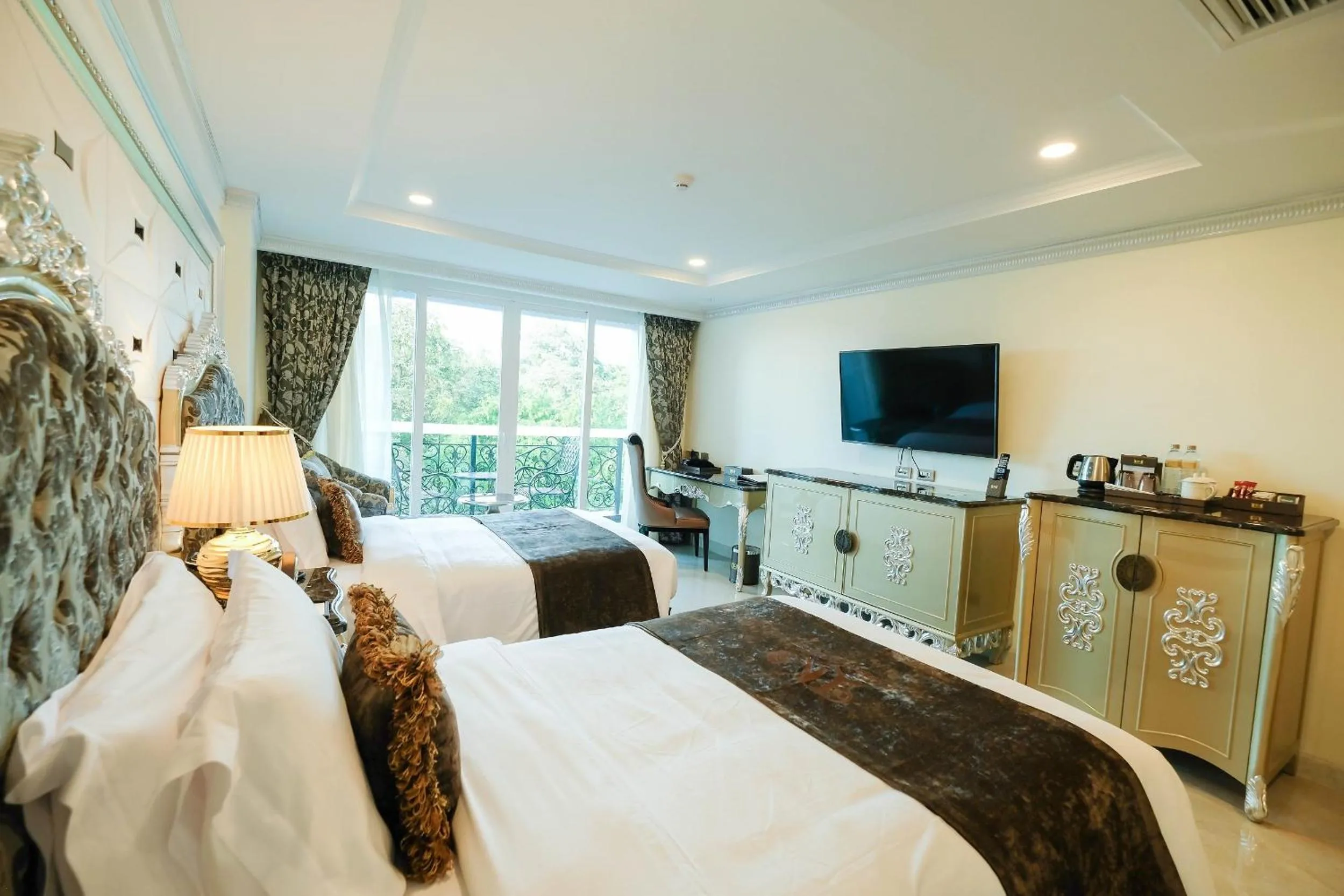 TV and multimedia, Bed in LK Emerald Beach - SHA Extra Plus