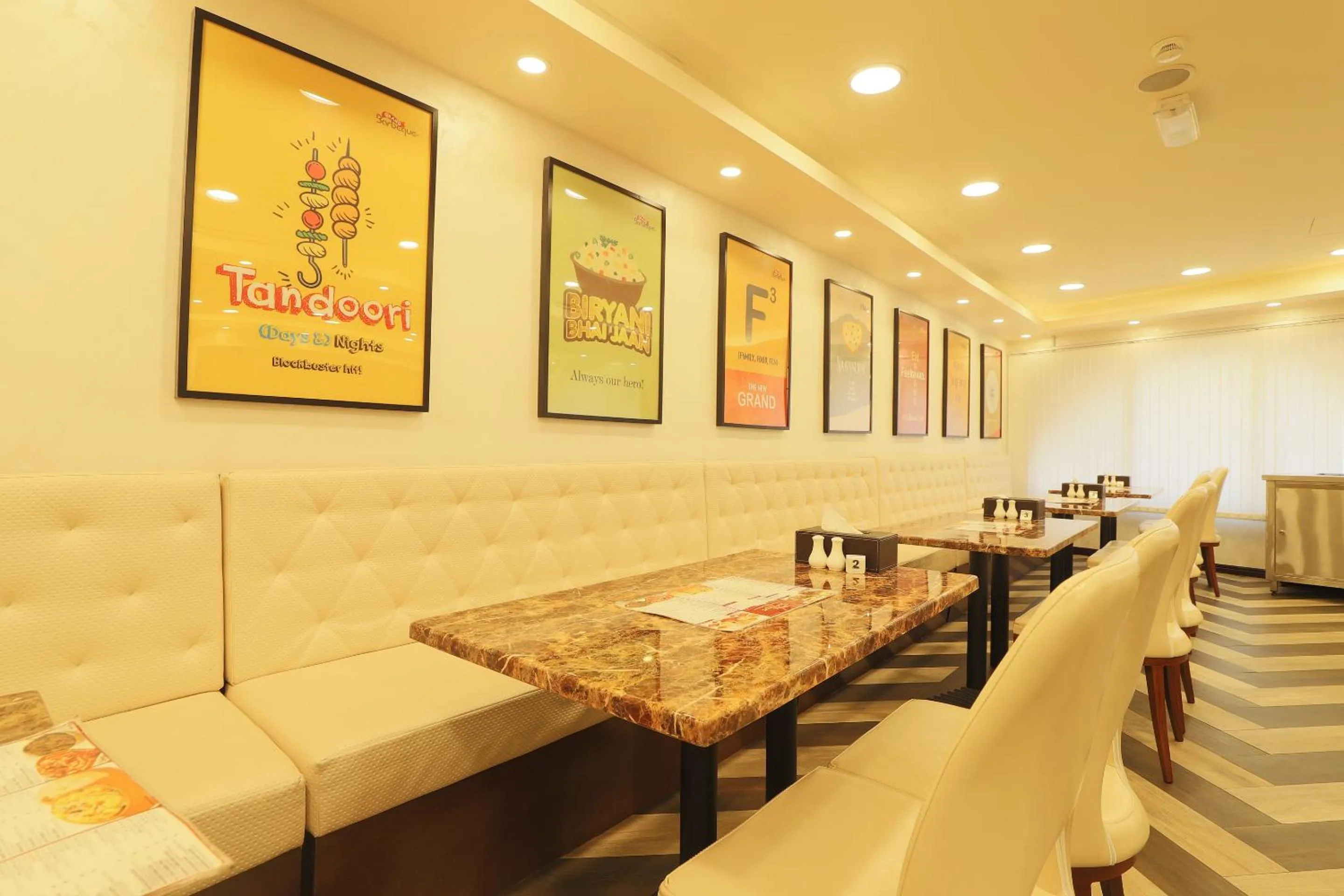 Restaurant/places to eat in 24 Gold Hotel