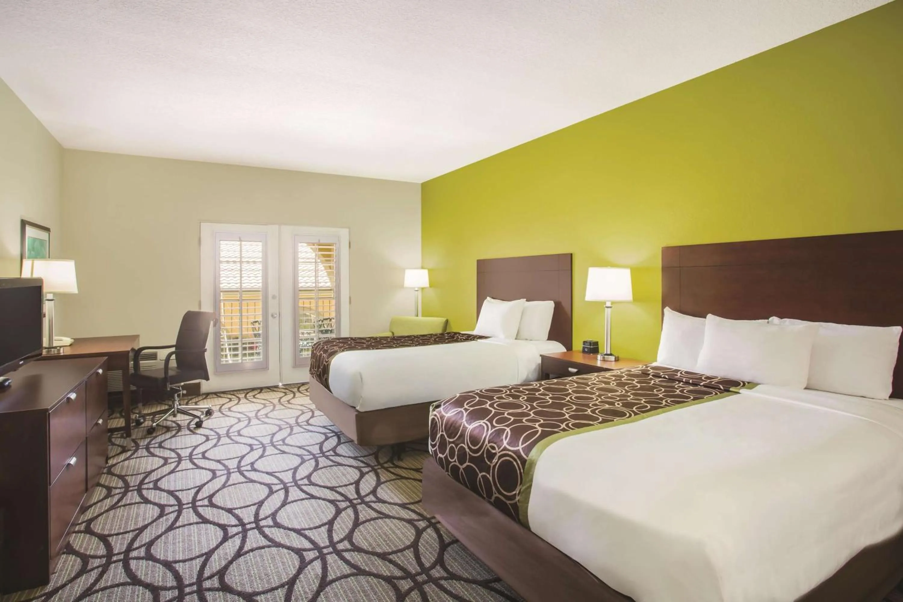 Photo of the whole room, Bed in La Quinta by Wyndham Conference Center Prescott