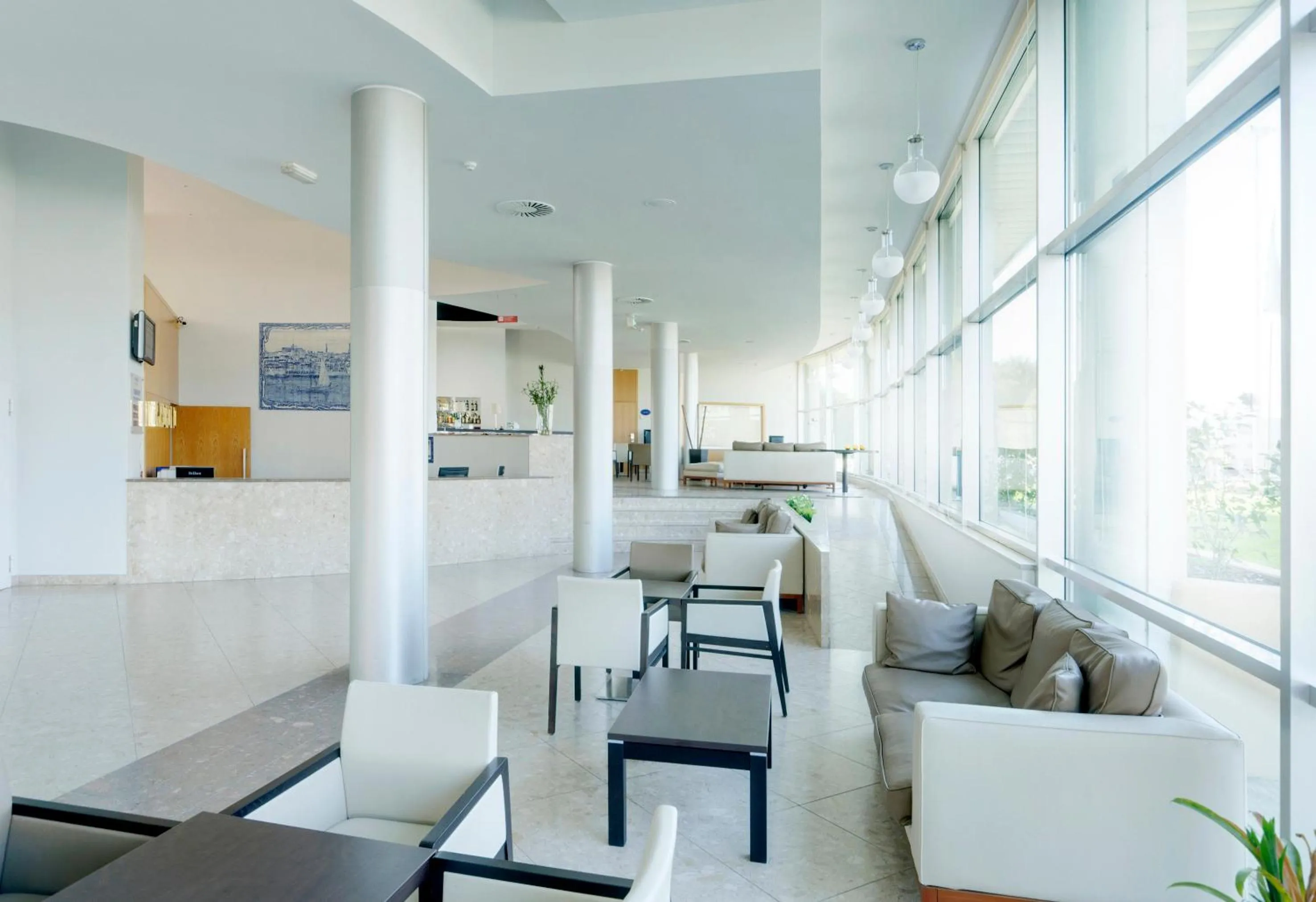 Lobby or reception in TRYP by Wyndham Porto Expo Hotel