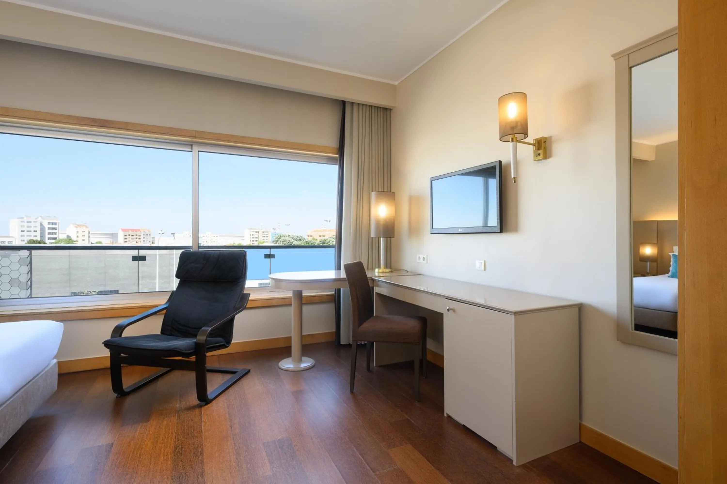 Bedroom, Bed in TRYP by Wyndham Porto Expo Hotel