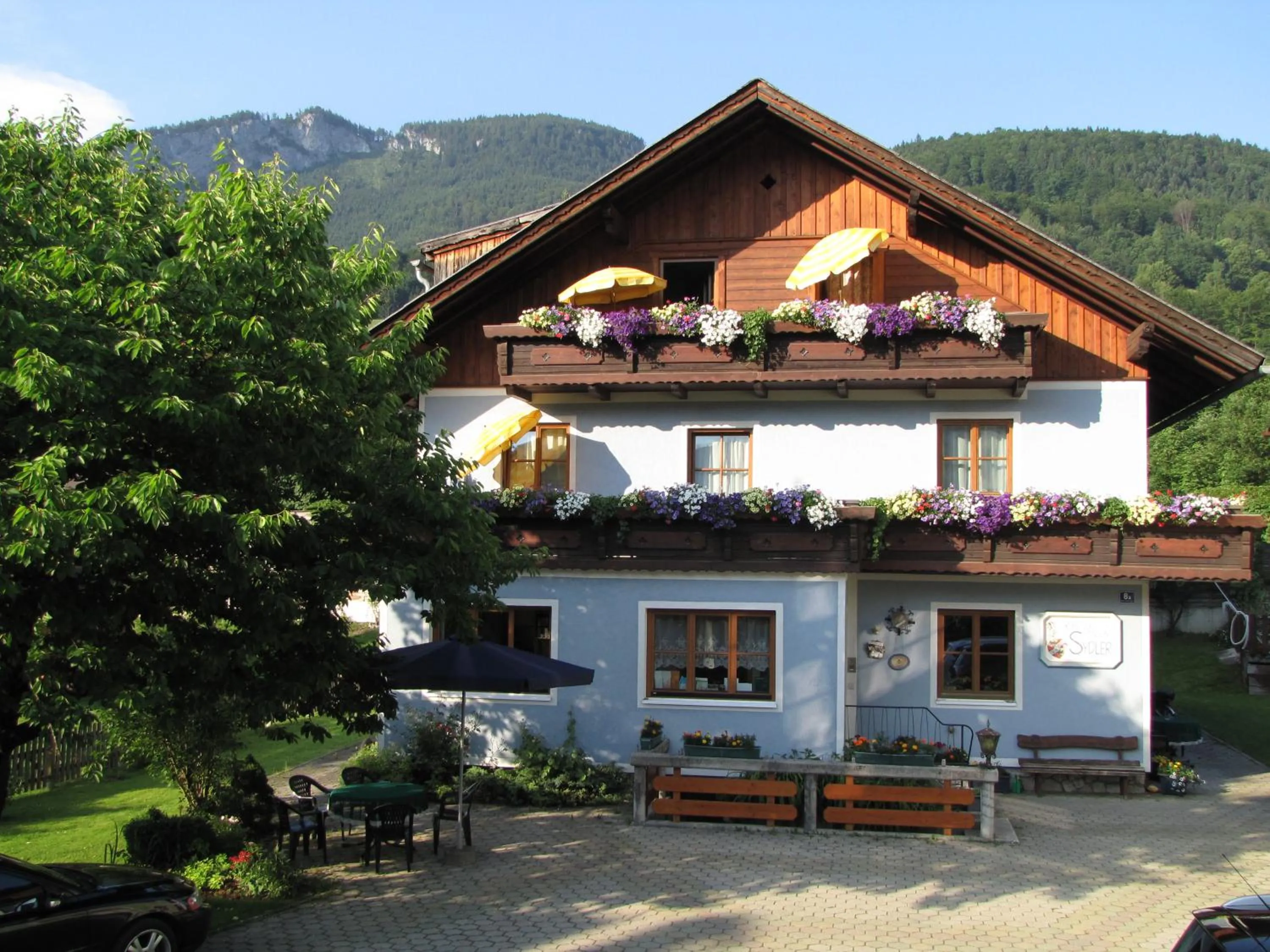 Facade/entrance in Pension Sydler