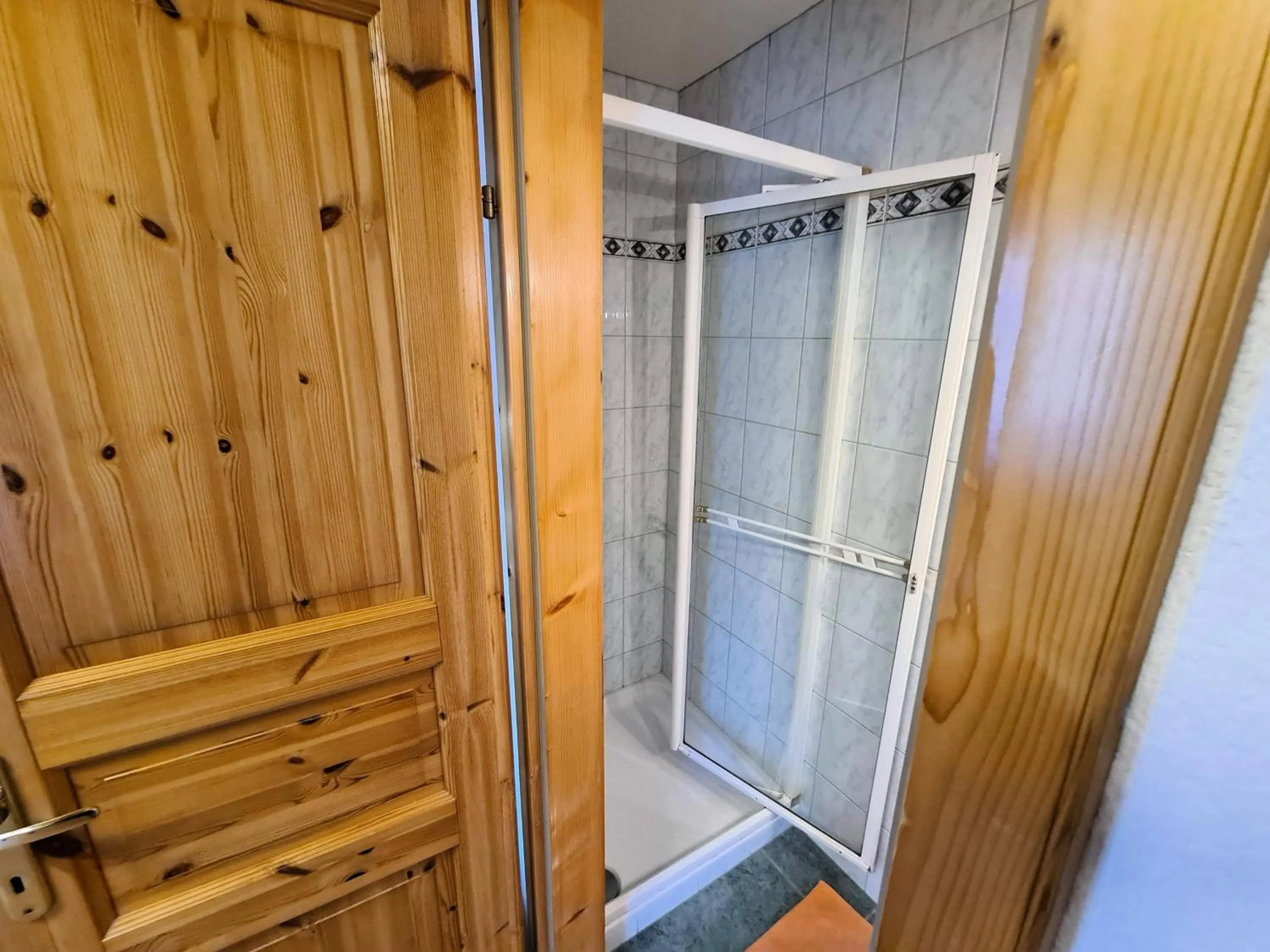 Shower in Pension Sydler