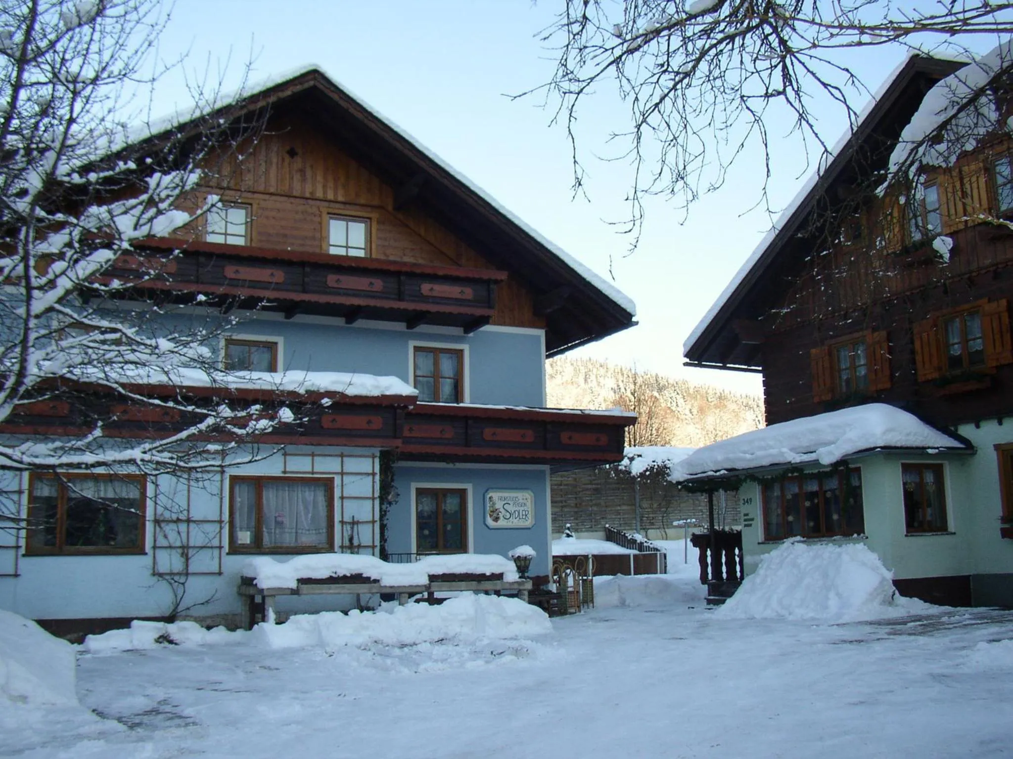 Facade/entrance in Pension Sydler