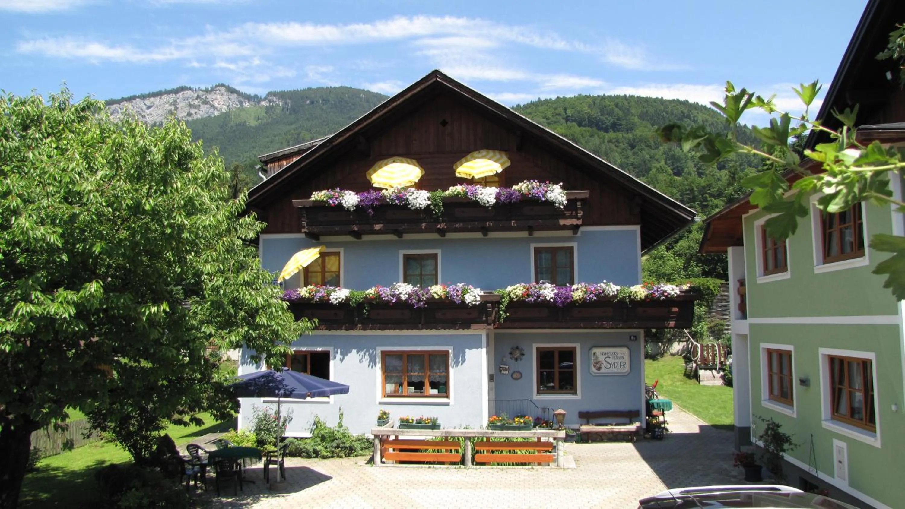 Facade/entrance in Pension Sydler