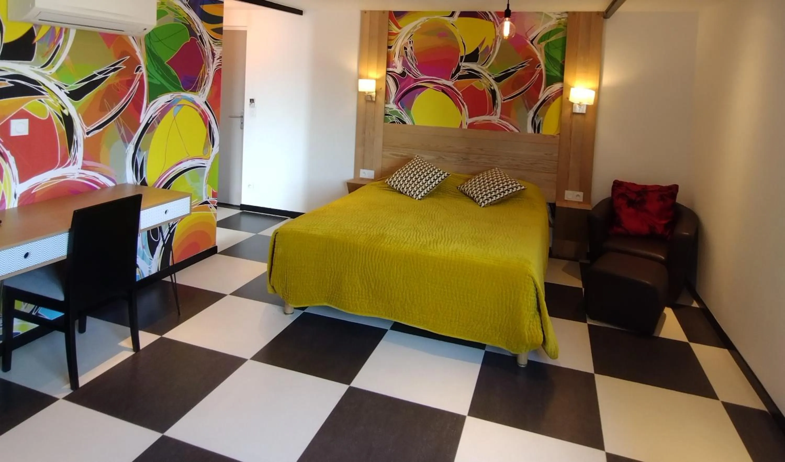 Bed in Hôtel Savary