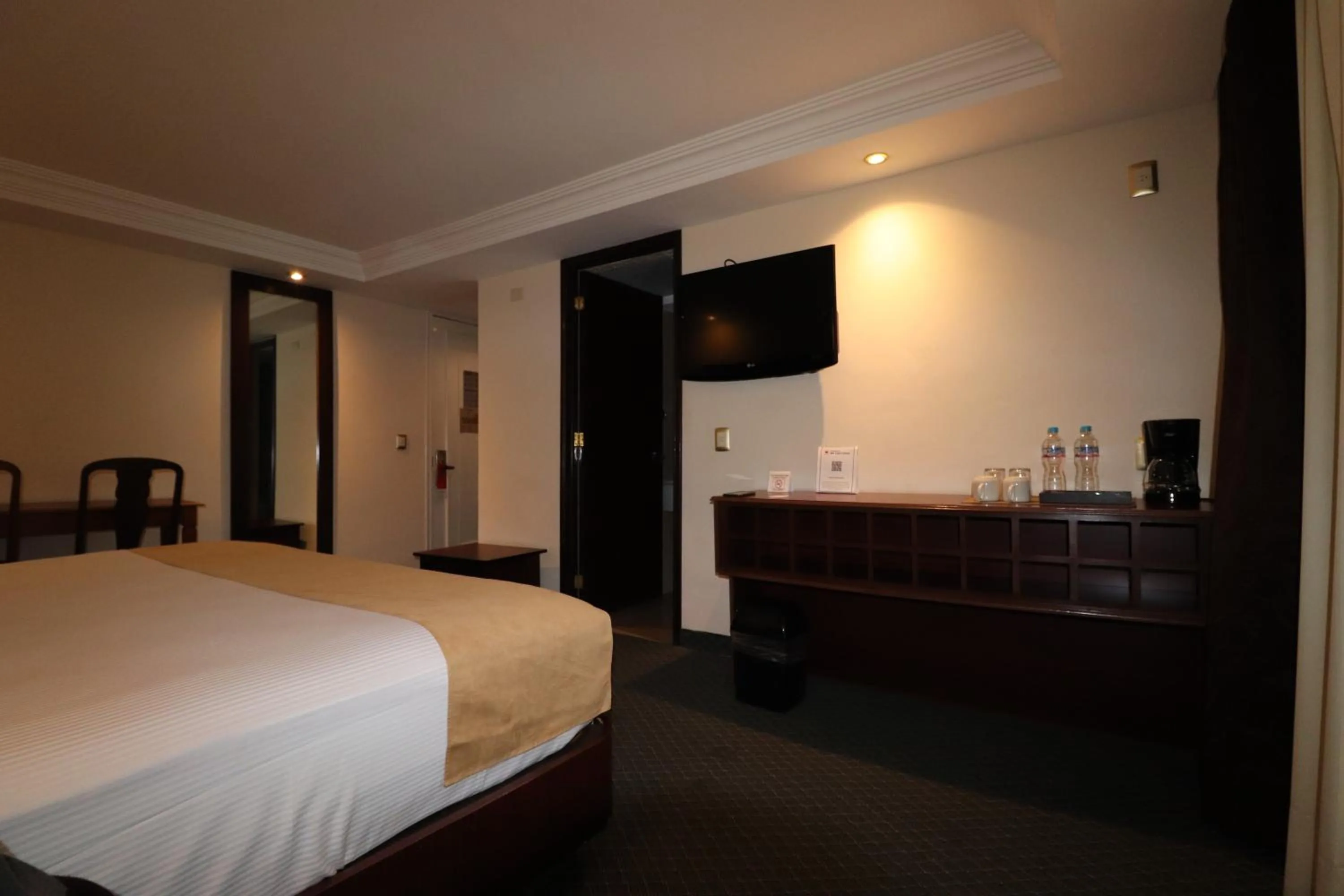 Bed in Best Western Toluca