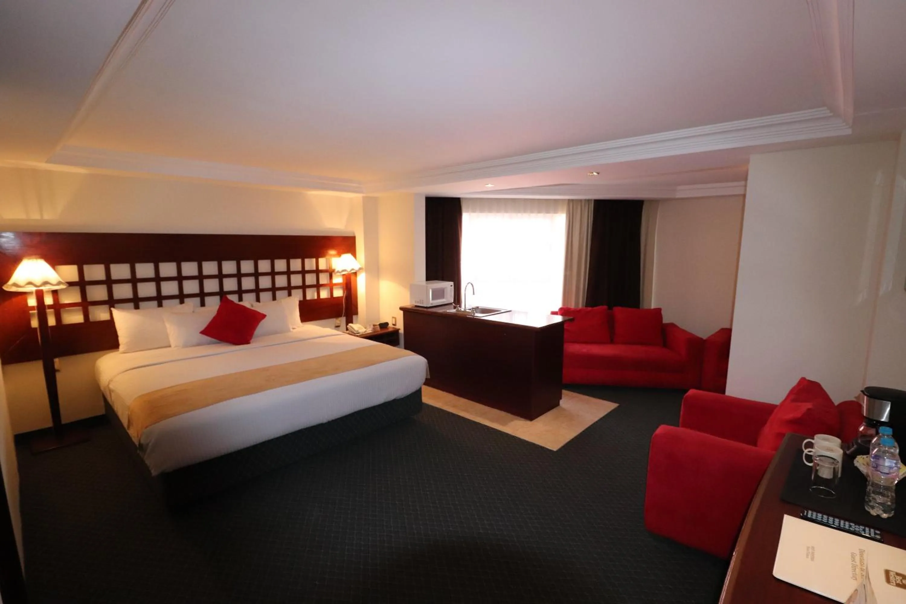 Bed in Best Western Toluca