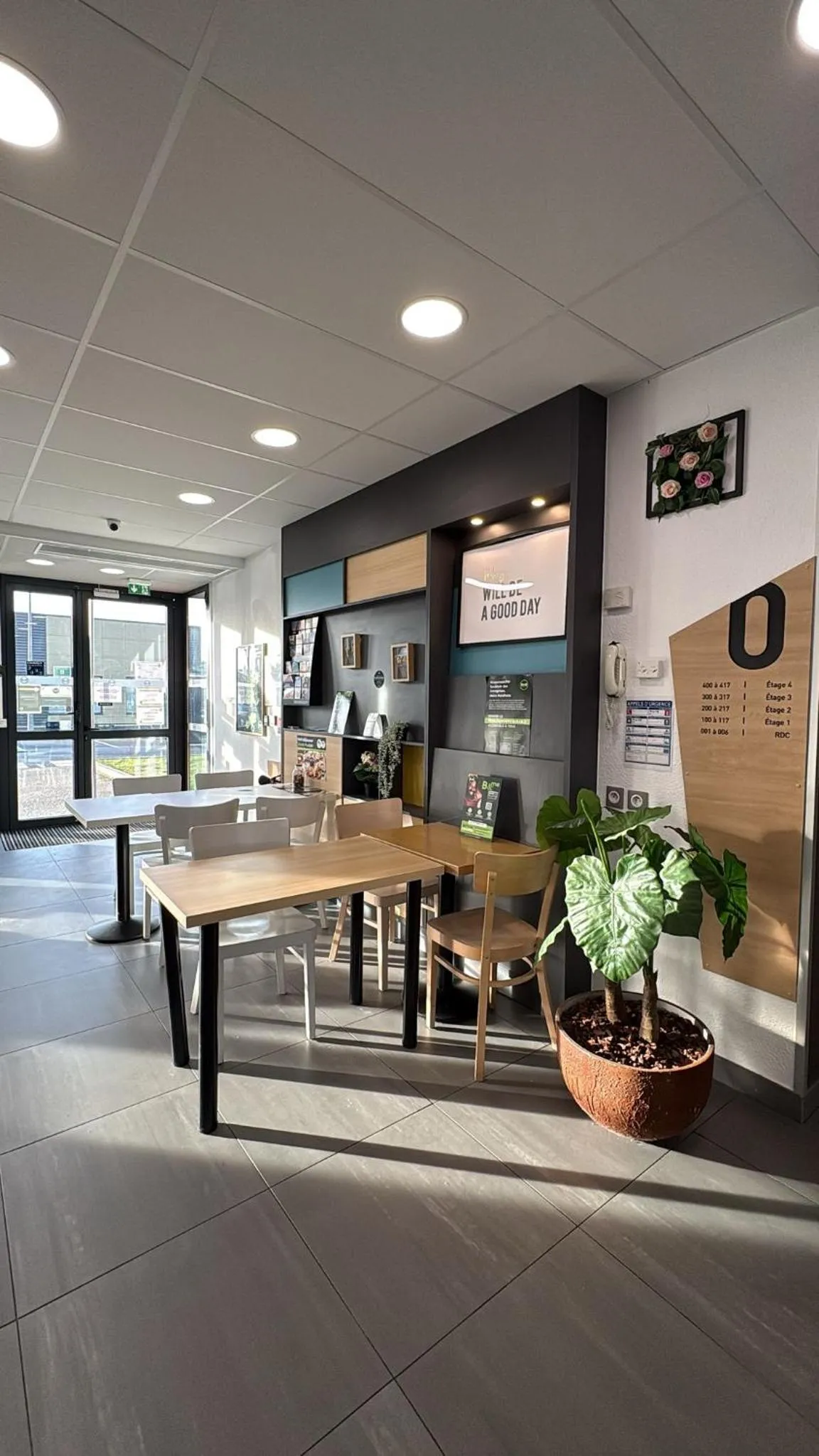 Breakfast in B&B HOTEL Meaux