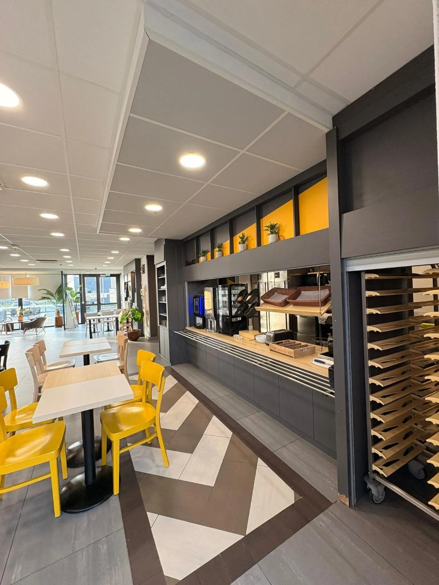 Breakfast in B&B HOTEL Meaux