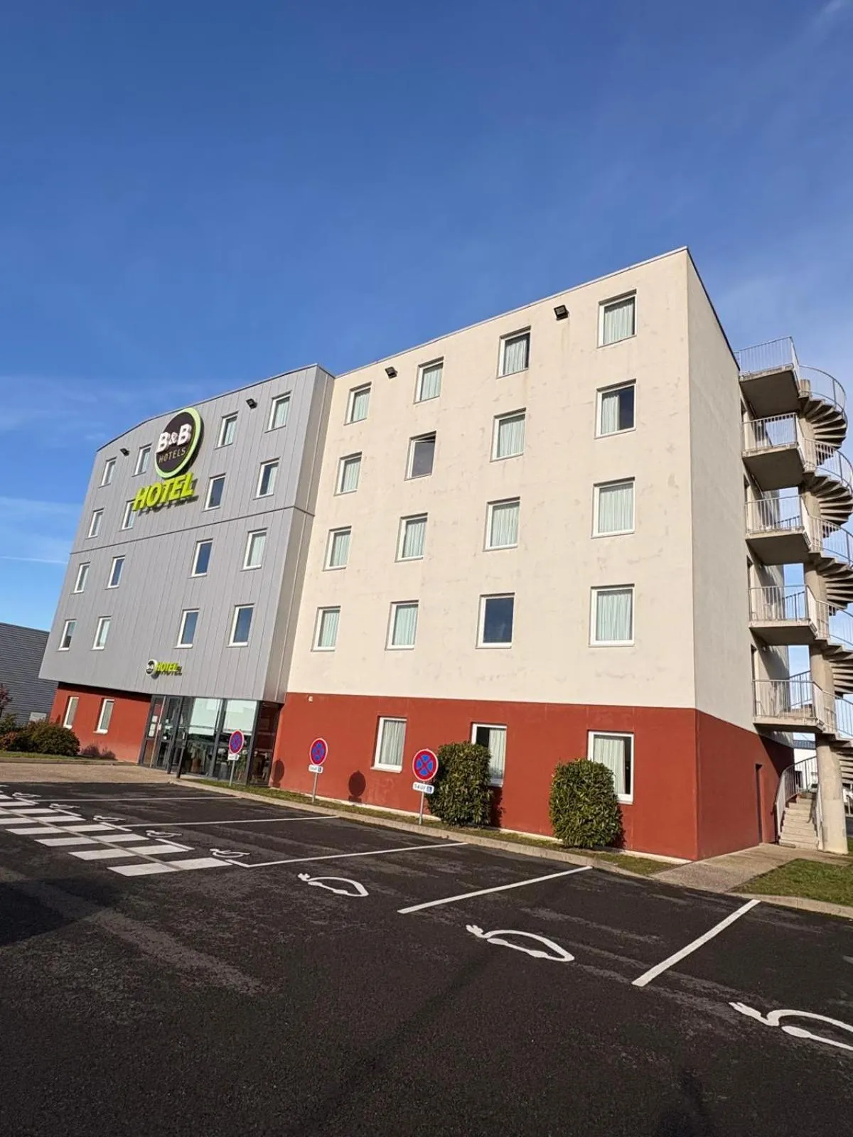 Property building in B&B HOTEL Meaux