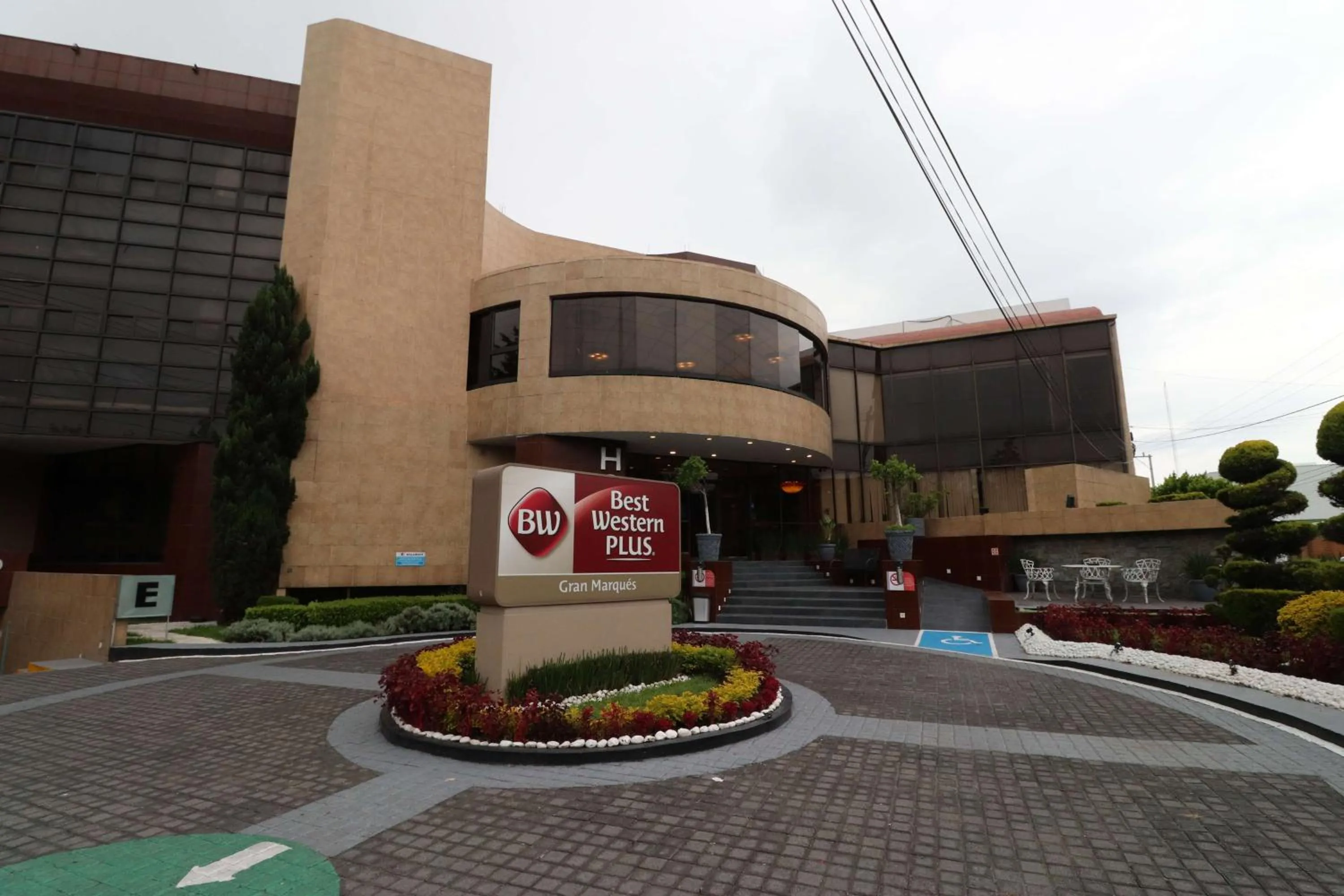 Property building in Best Western Plus Gran Marques