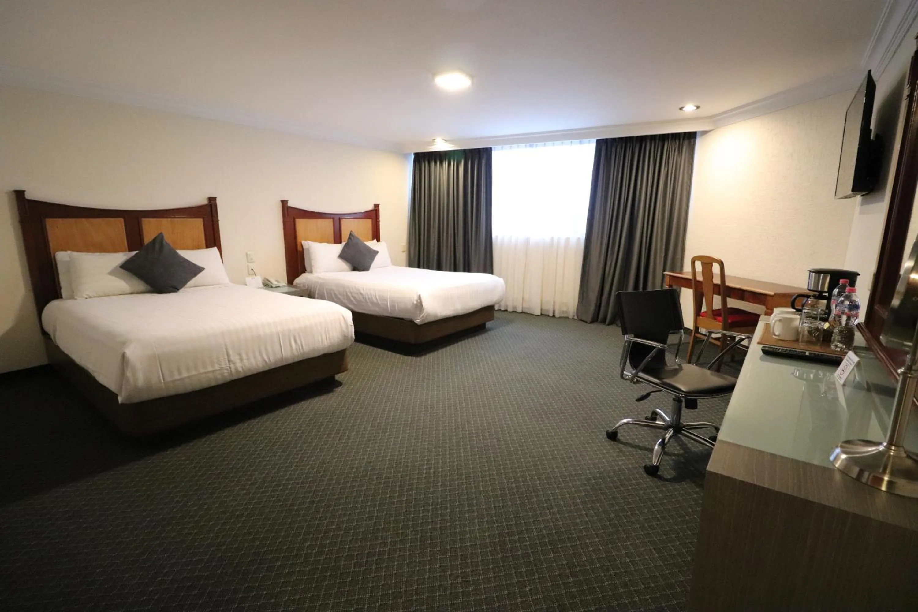 Photo of the whole room, Bed in Best Western Plus Gran Marques